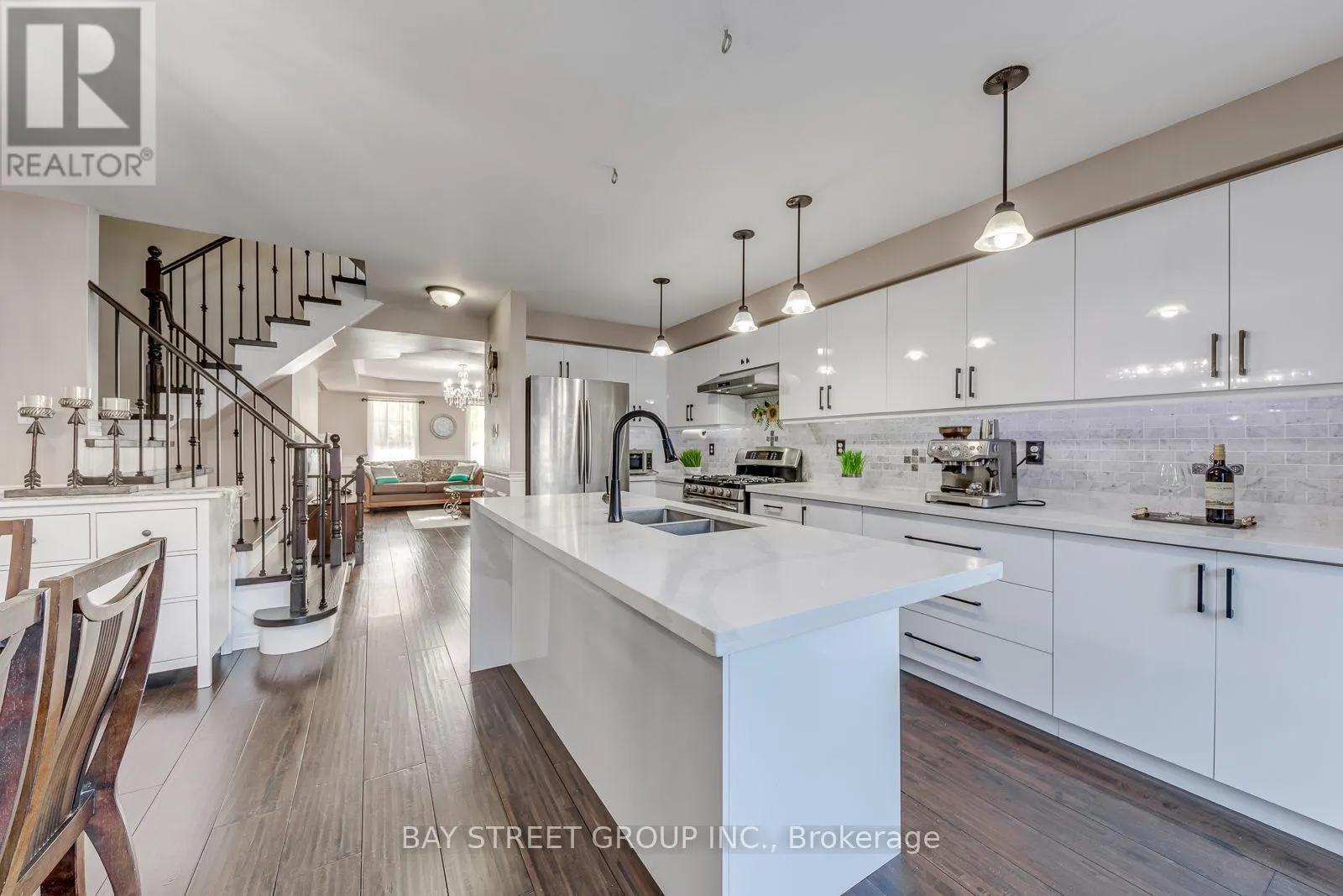 213 LITTLEWOOD DRIVE