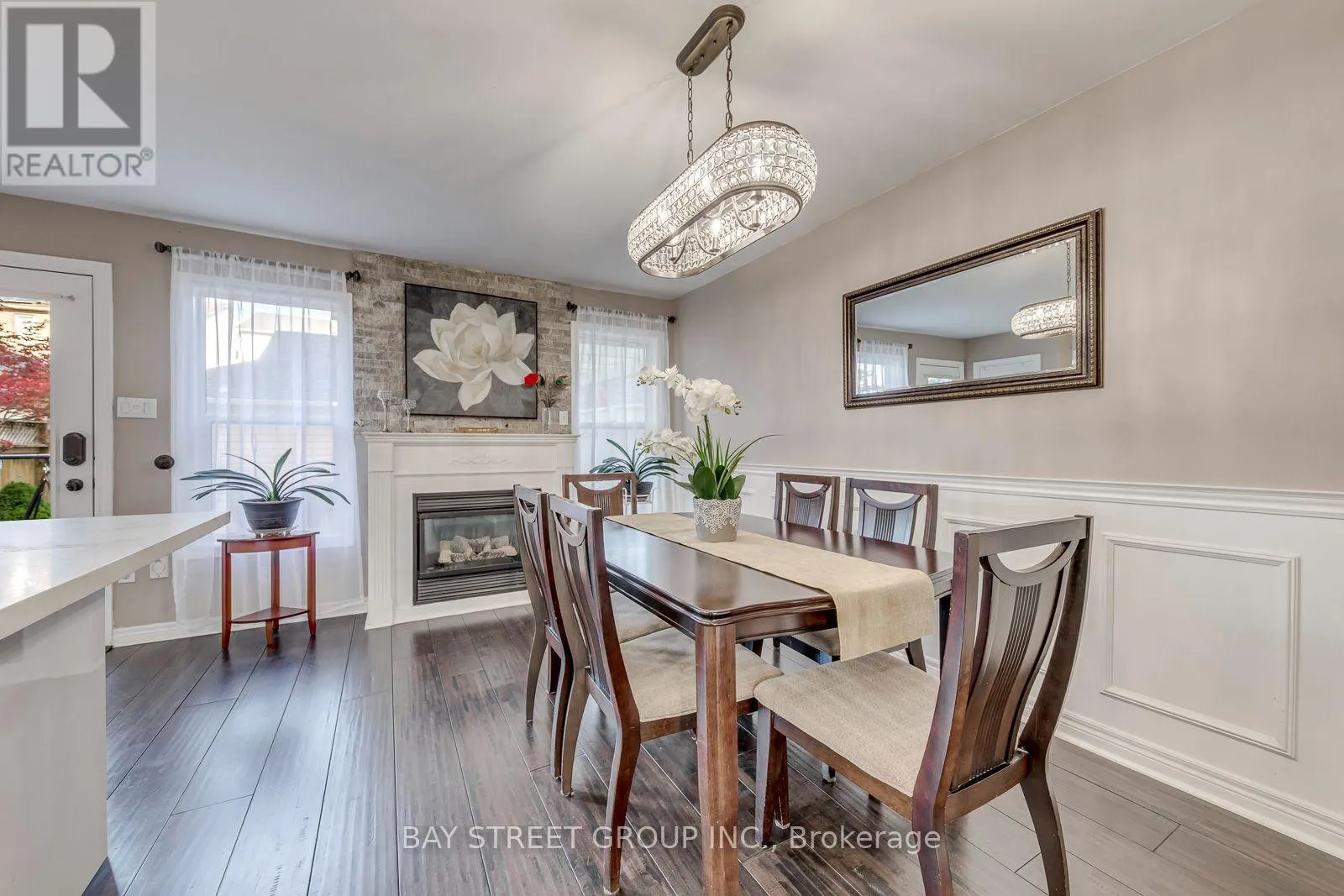 213 LITTLEWOOD DRIVE