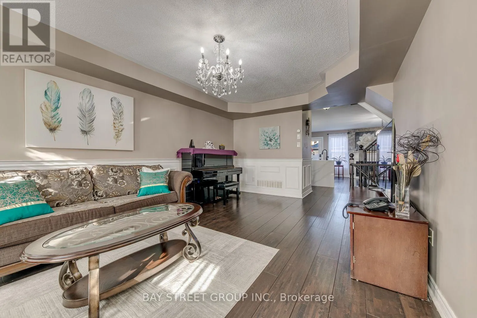 213 LITTLEWOOD DRIVE