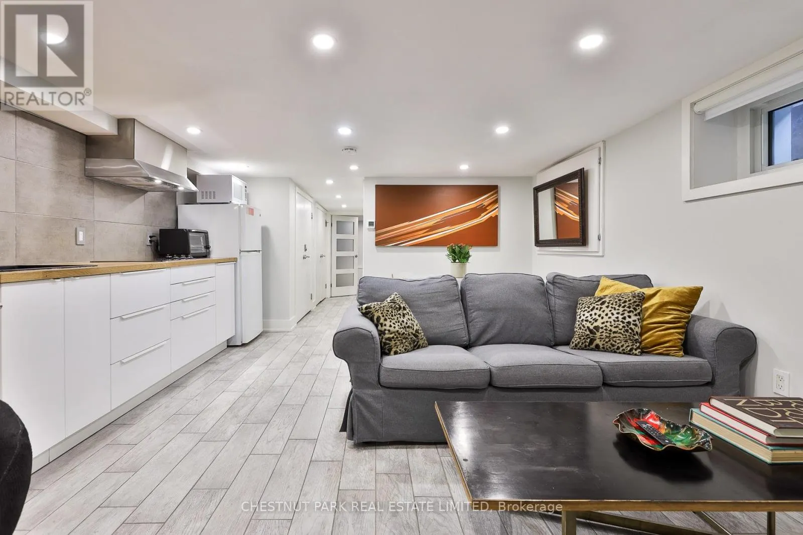 REAR - 95 PARKSIDE DRIVE