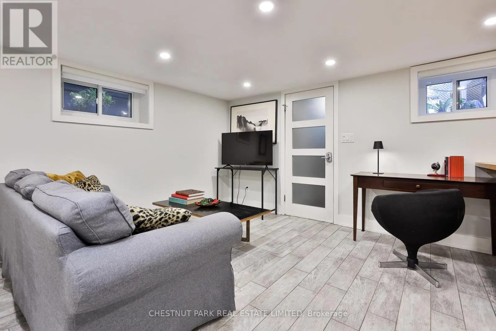 REAR - 95 PARKSIDE DRIVE