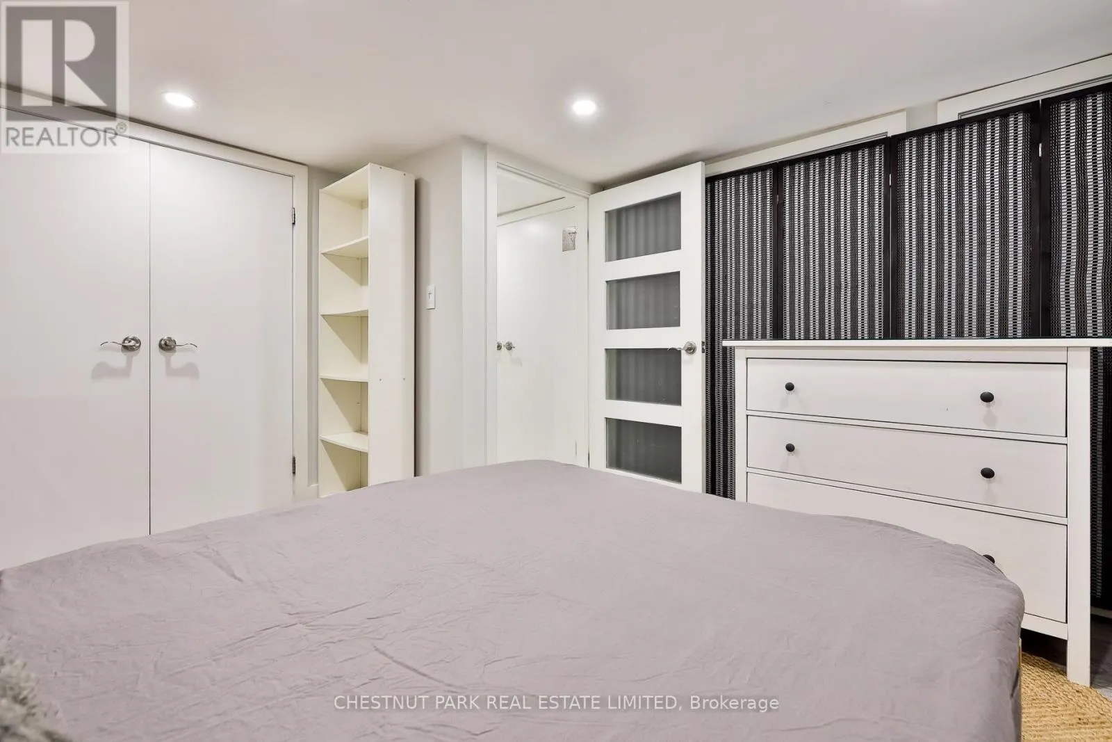 REAR - 95 PARKSIDE DRIVE