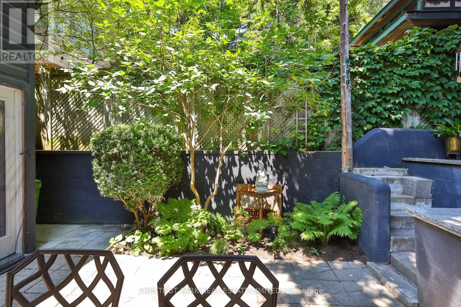 REAR - 95 PARKSIDE DRIVE