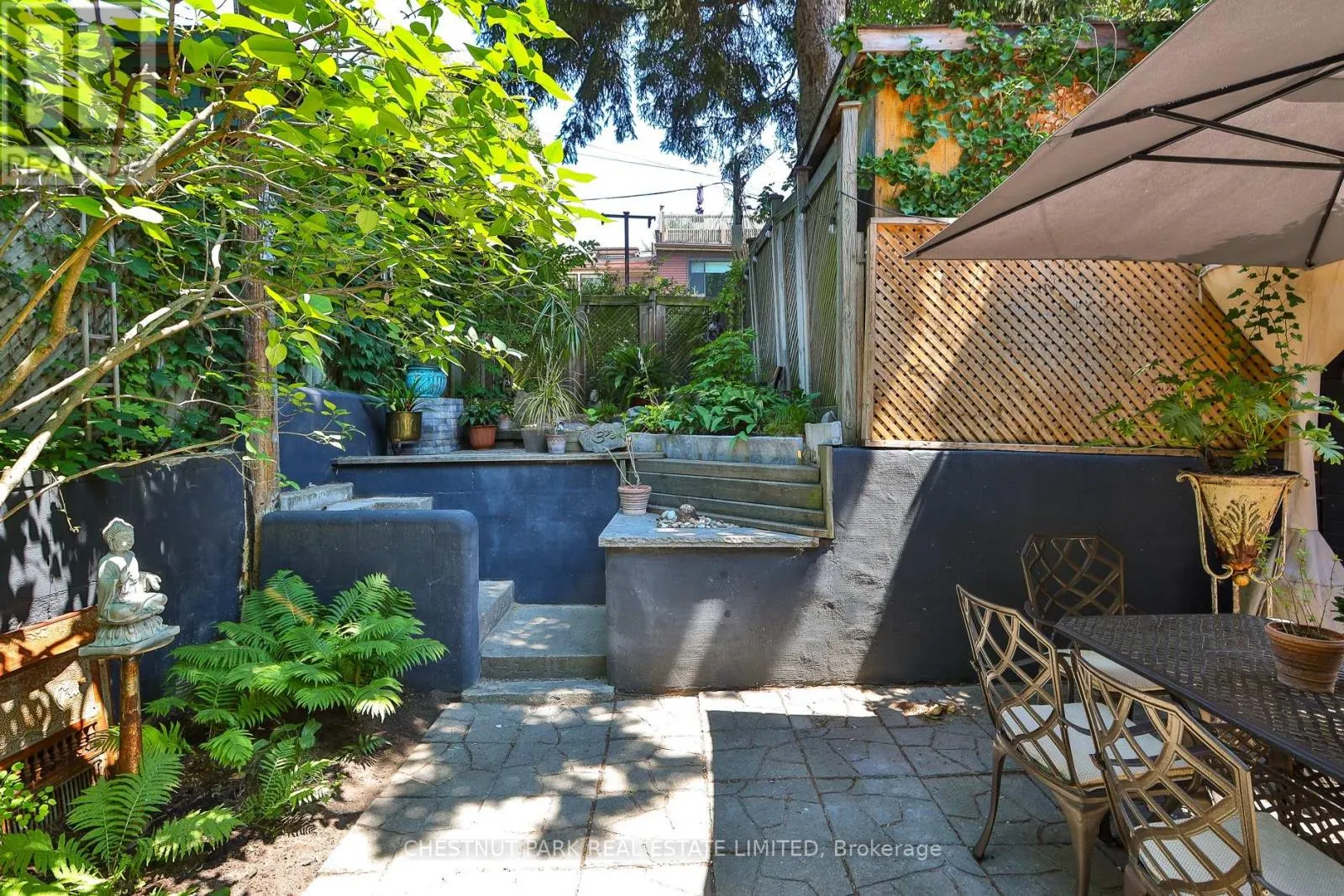 REAR - 95 PARKSIDE DRIVE