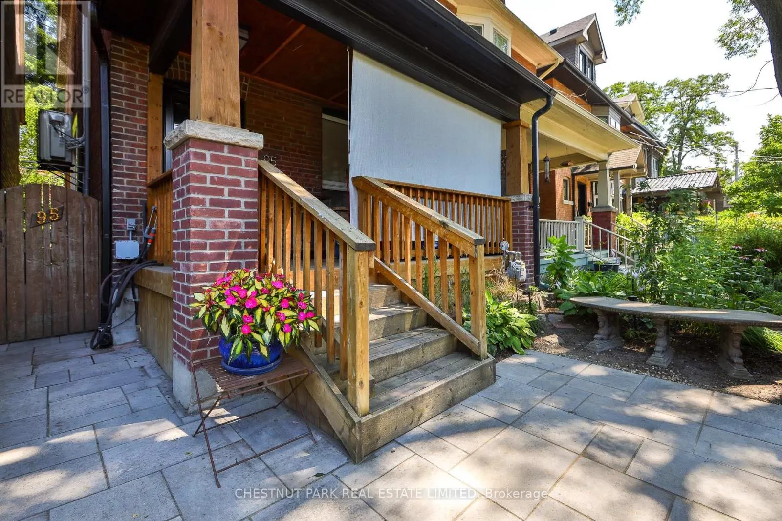 REAR - 95 PARKSIDE DRIVE