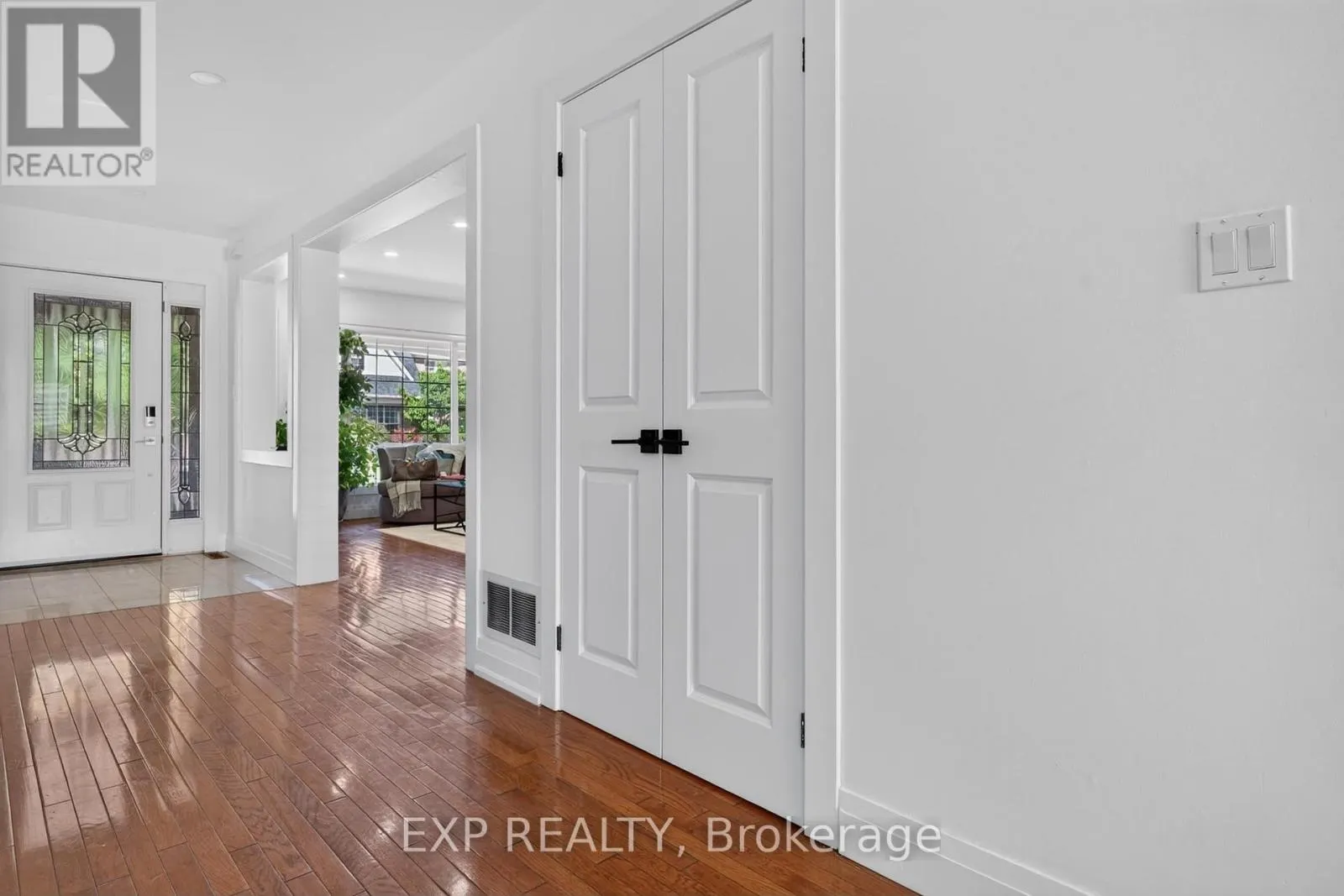 664 DOLBY CRESCENT