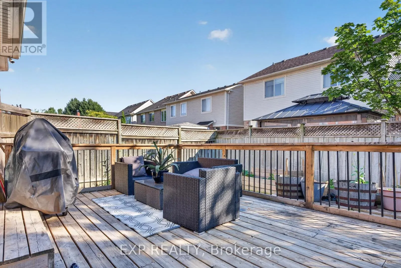 664 DOLBY CRESCENT