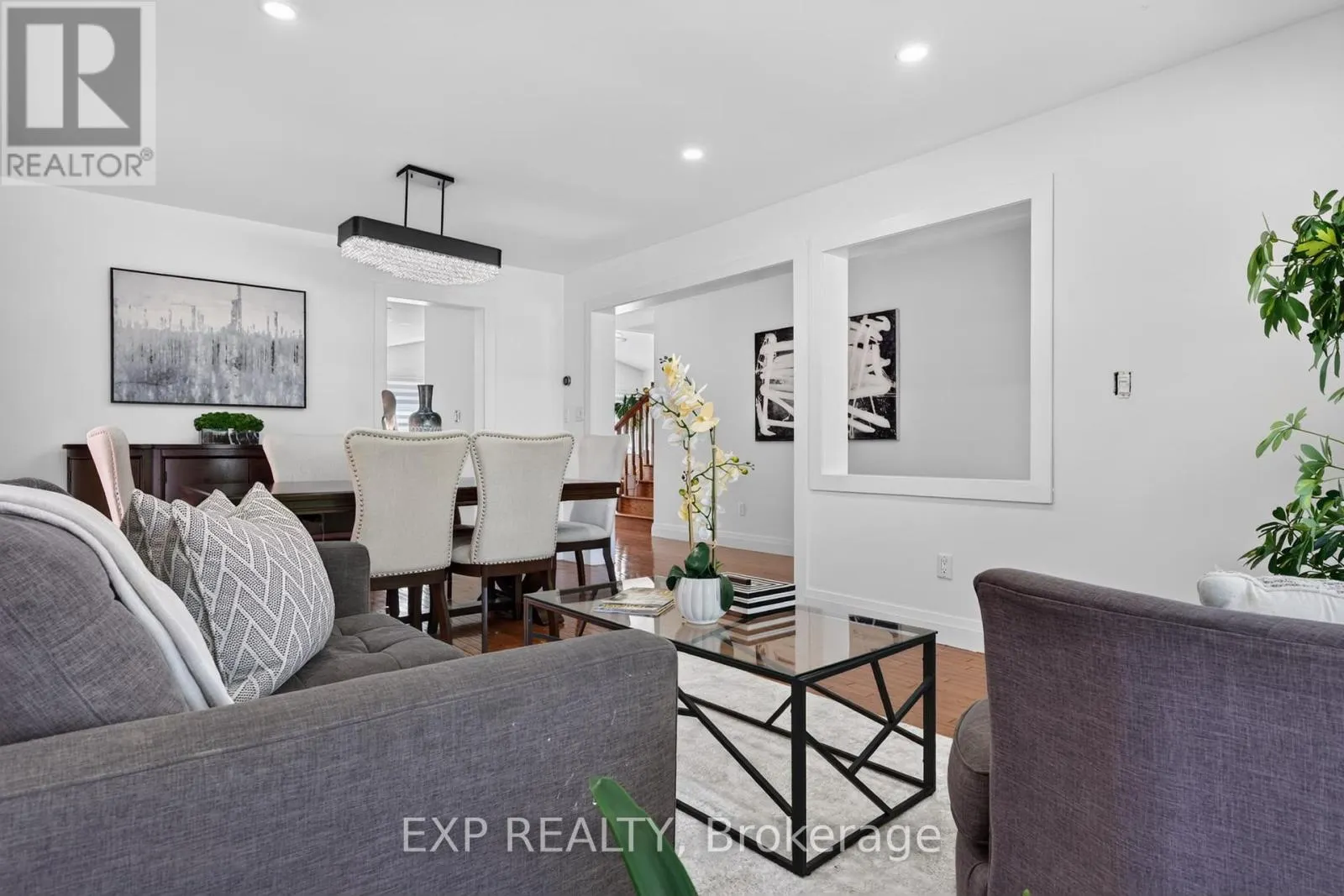 664 DOLBY CRESCENT