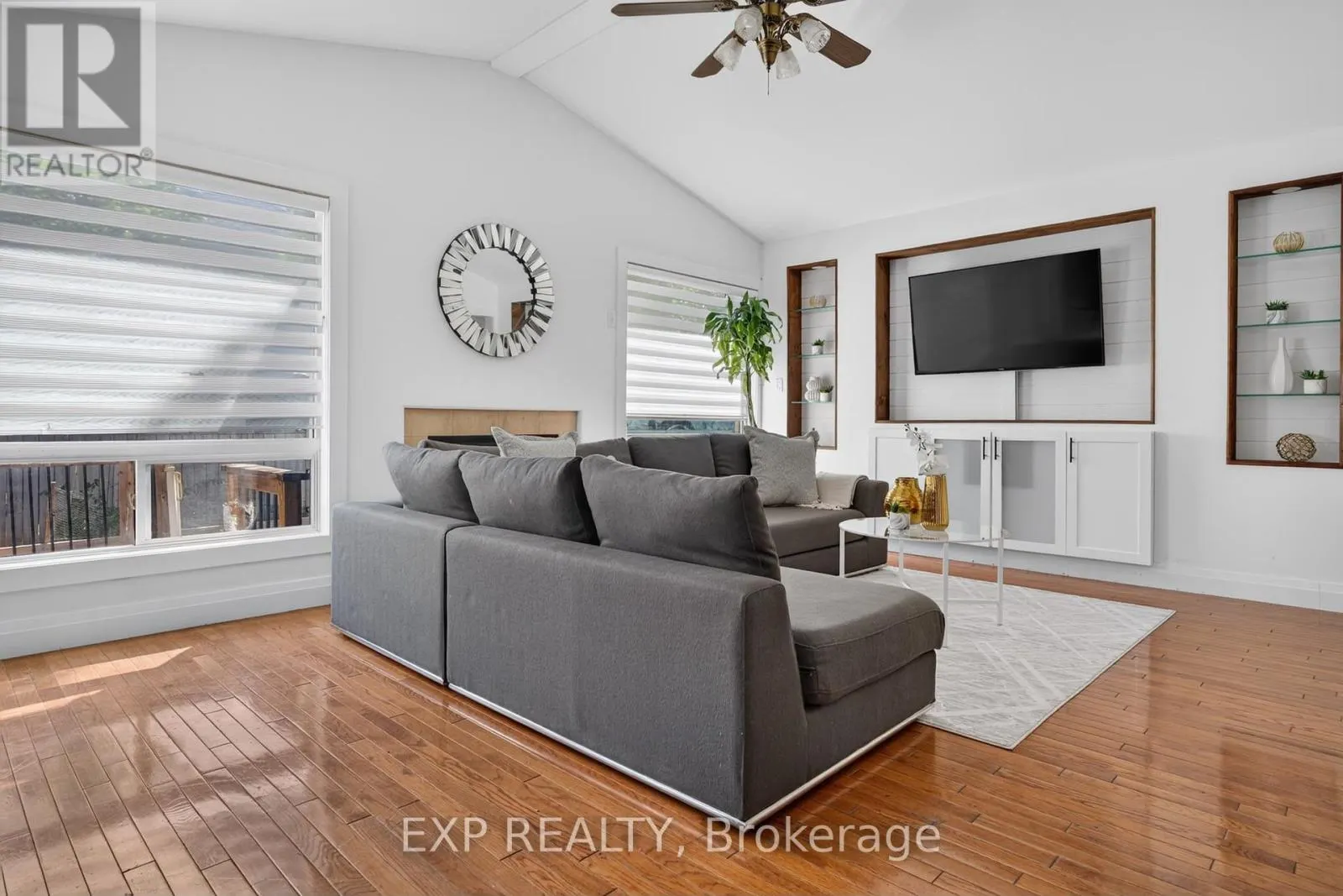 664 DOLBY CRESCENT