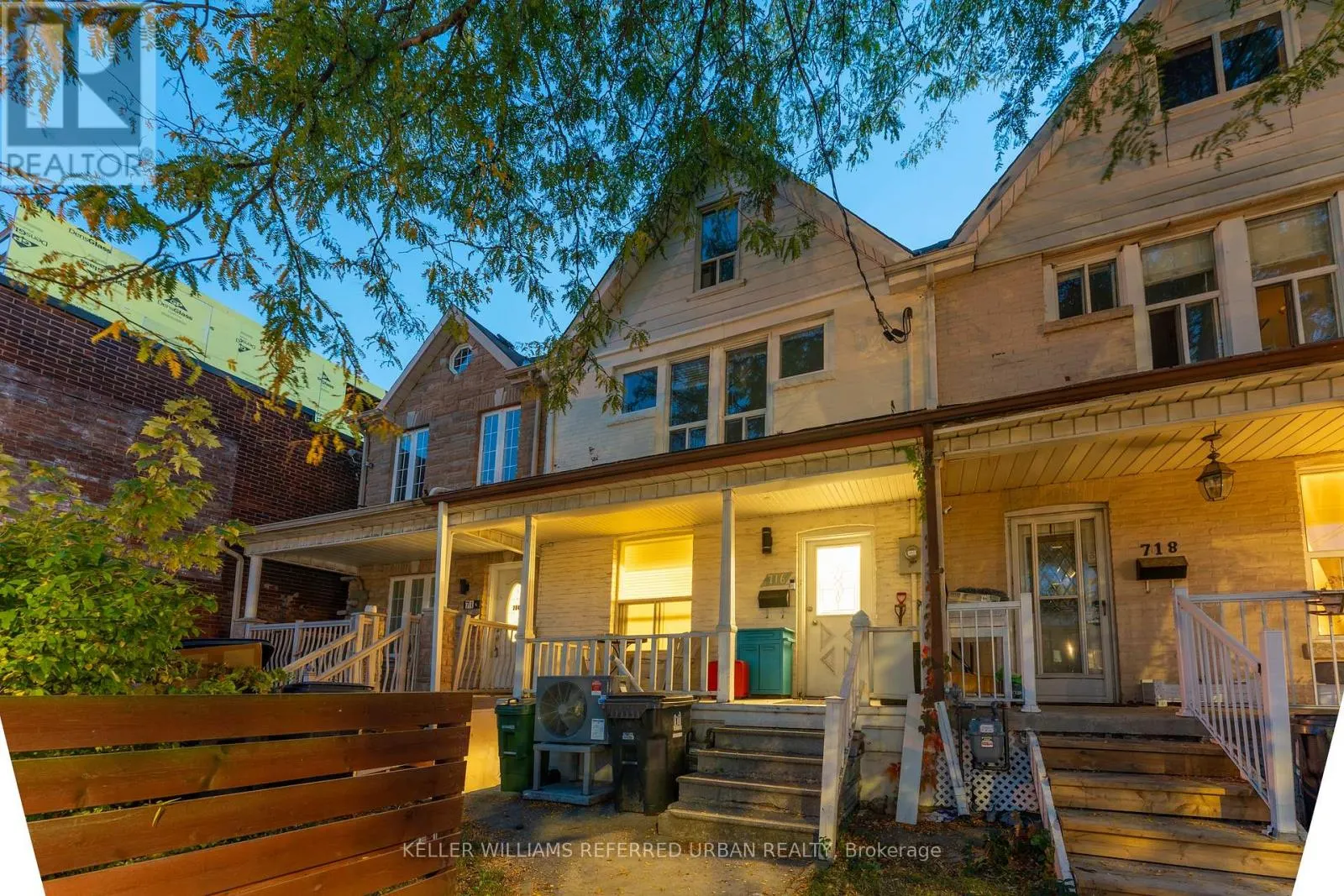 UPPER - 716 LANSDOWNE AVENUE