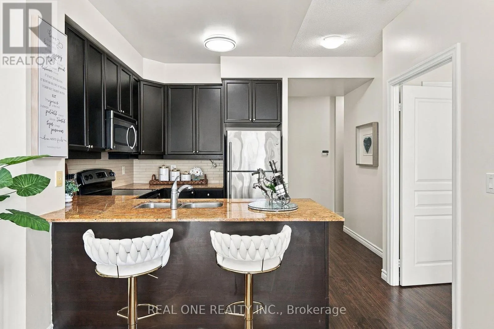 1611 - 225 WEBB DRIVE
