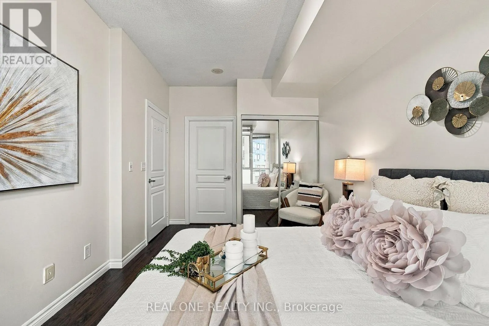 1611 - 225 WEBB DRIVE