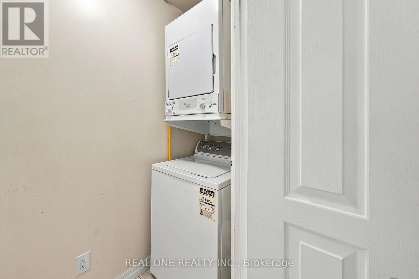 1611 - 225 WEBB DRIVE