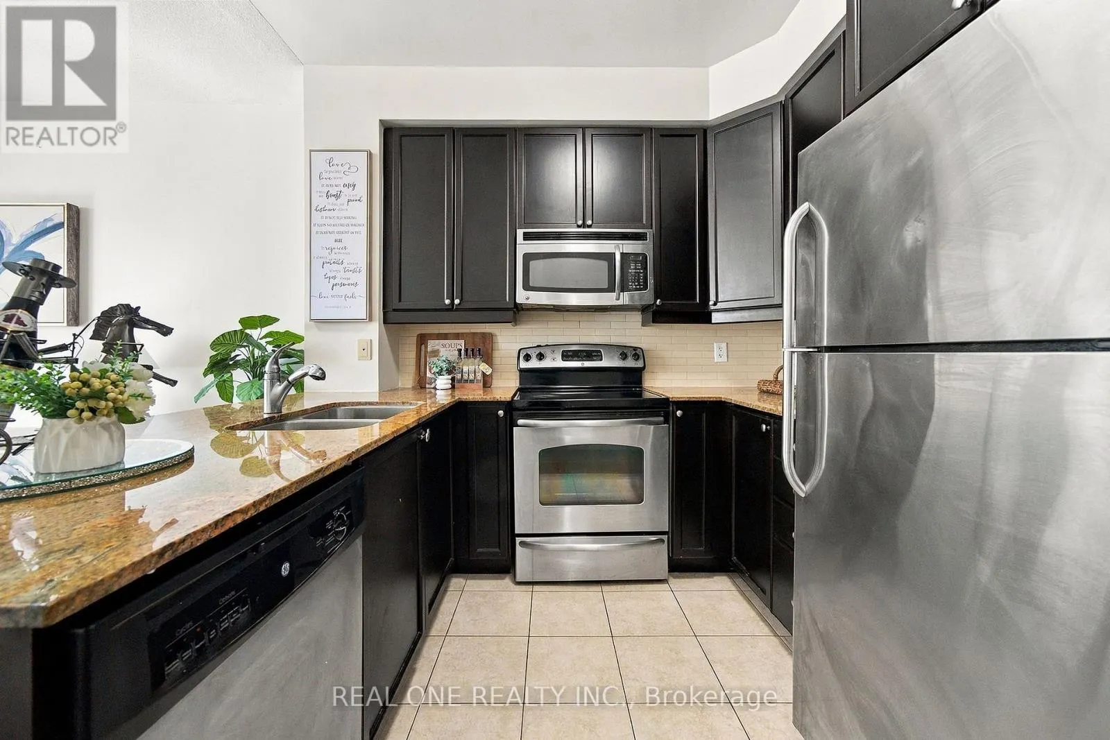 1611 - 225 WEBB DRIVE