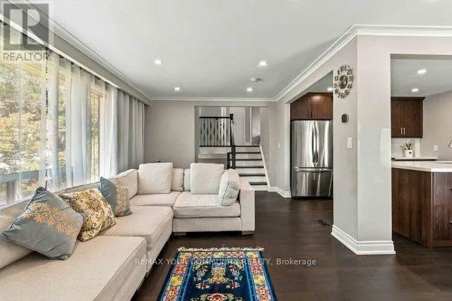 2 MUNHALL ROAD