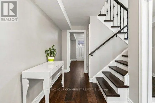 2 MUNHALL ROAD
