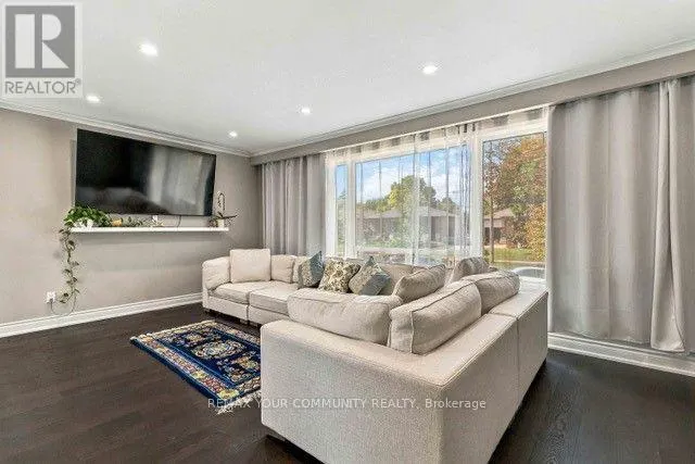 2 MUNHALL ROAD
