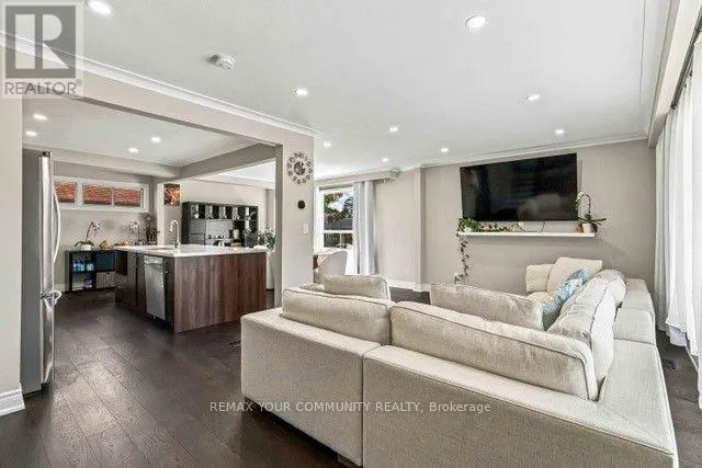2 MUNHALL ROAD