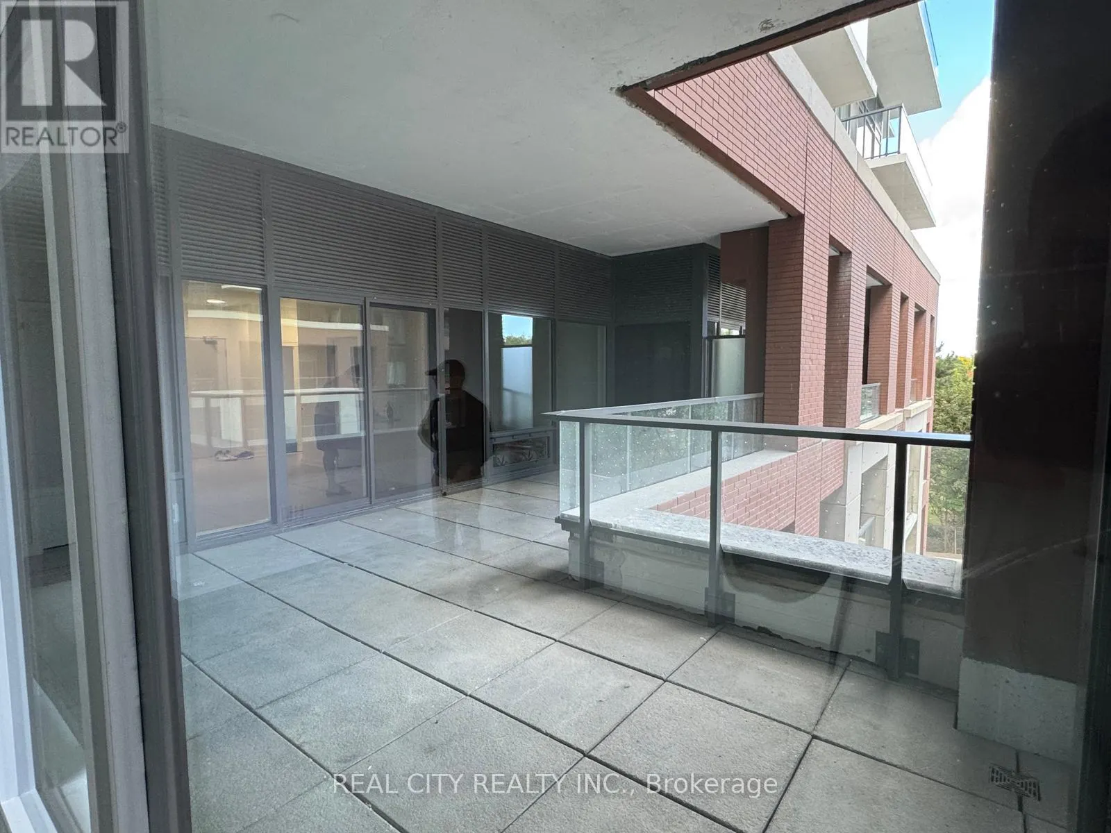 406 - 4010 EGLINTON AVENUE