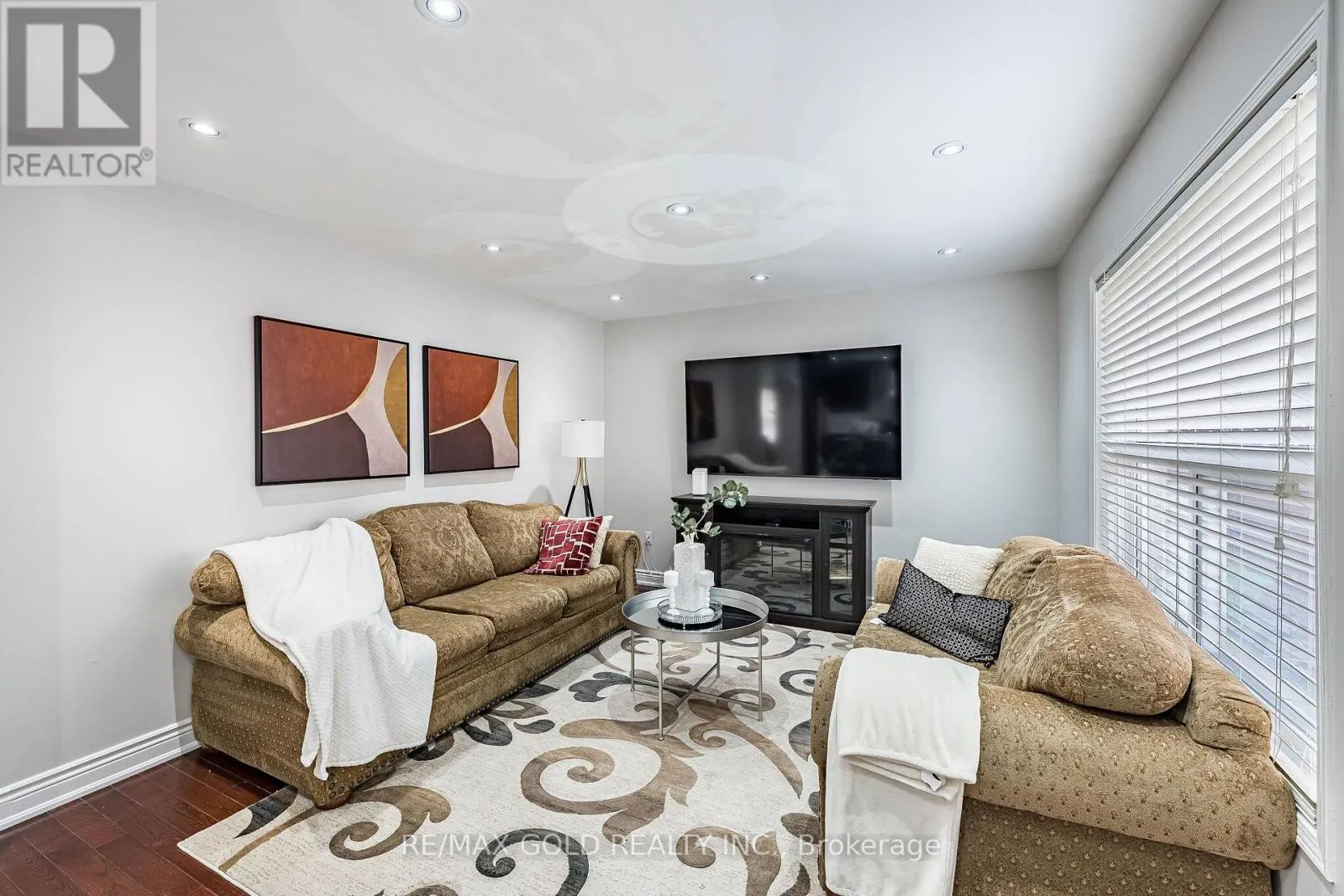 21 EDENVALLEY ROAD