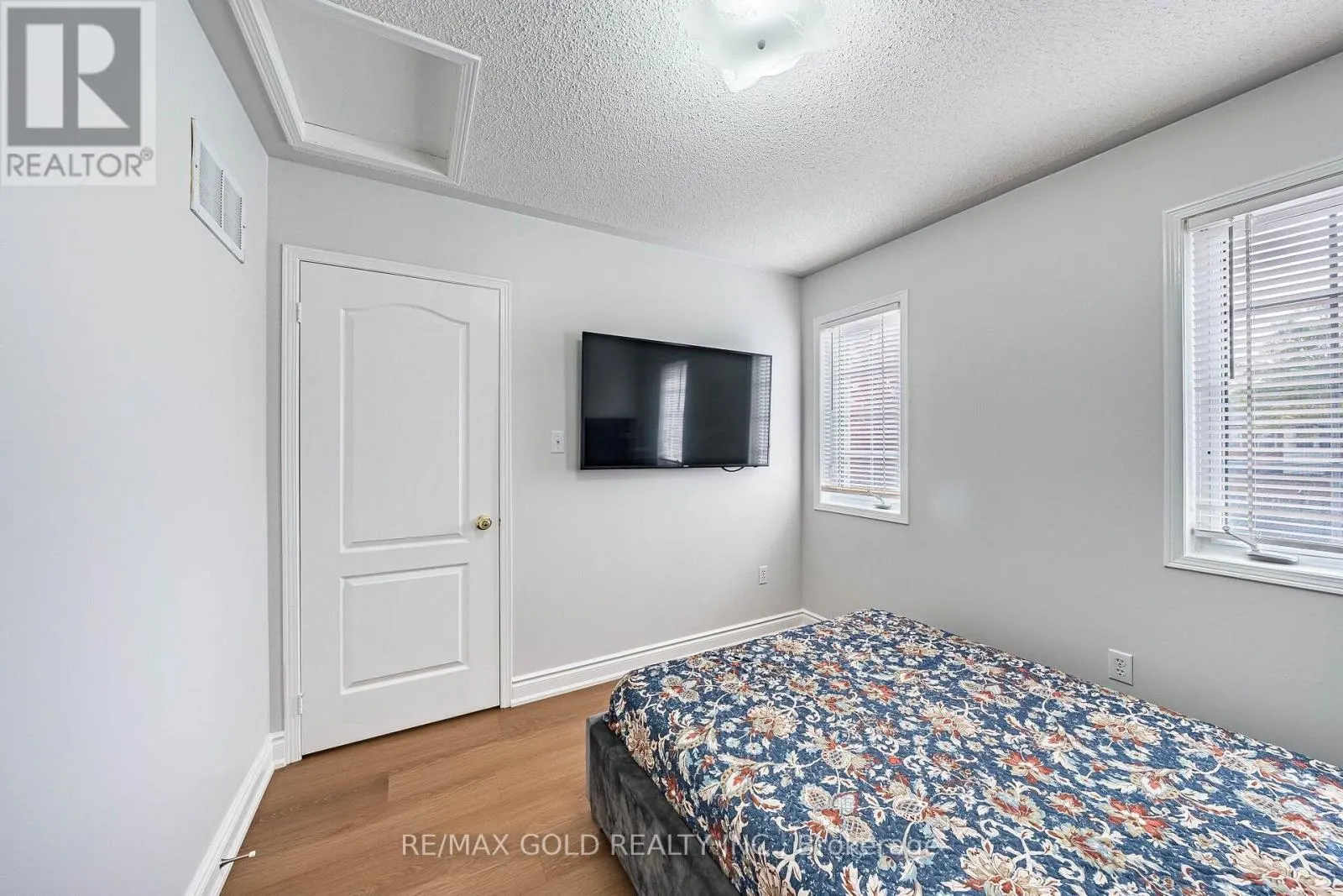 21 EDENVALLEY ROAD