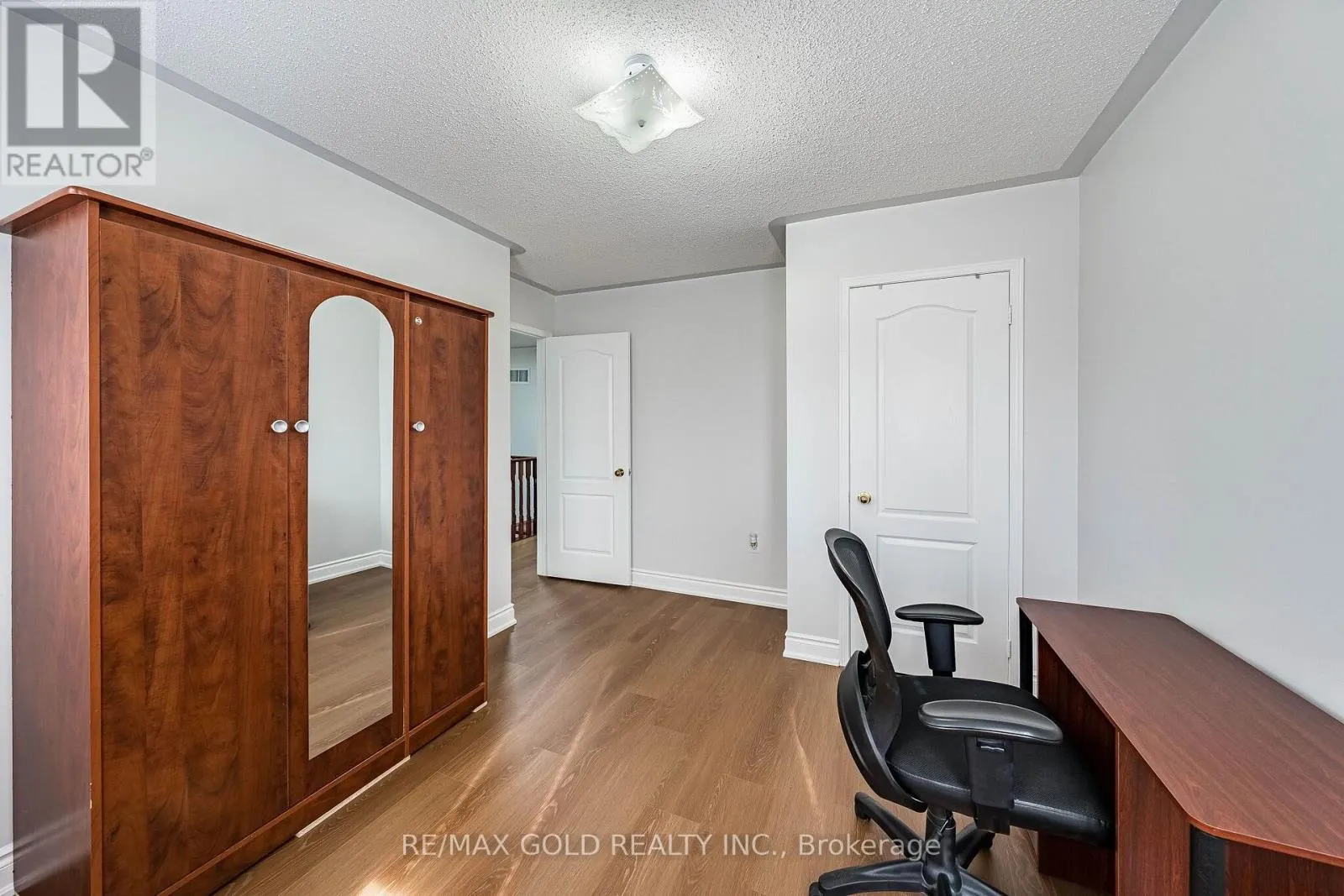 21 EDENVALLEY ROAD