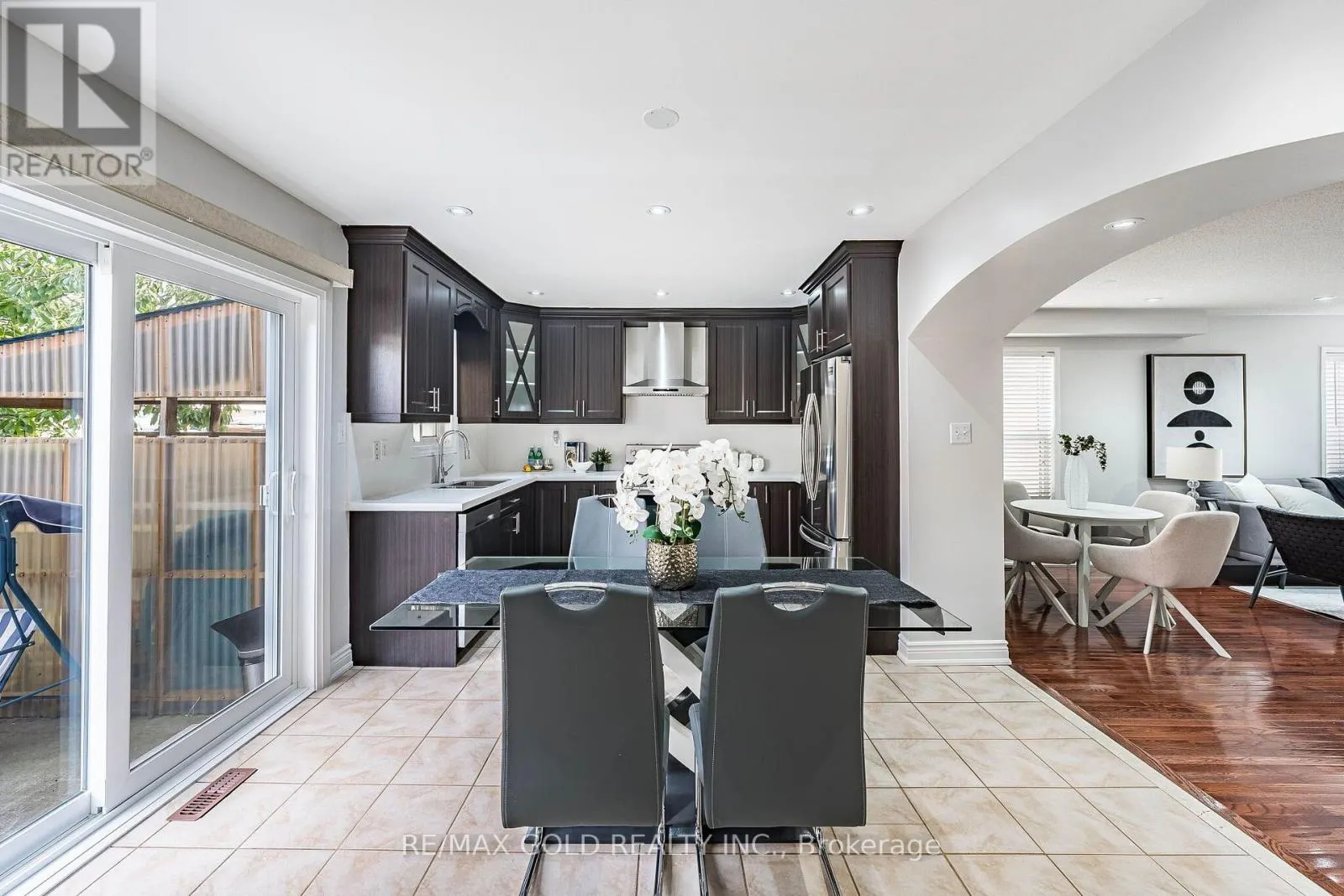 21 EDENVALLEY ROAD