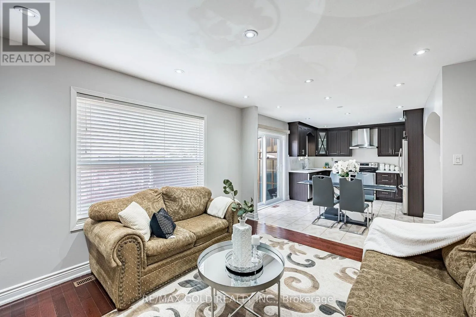21 EDENVALLEY ROAD