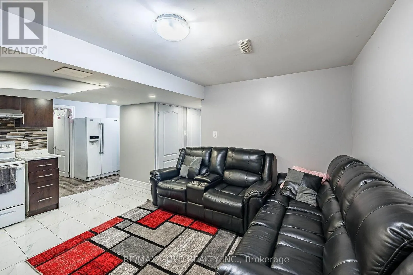 21 EDENVALLEY ROAD