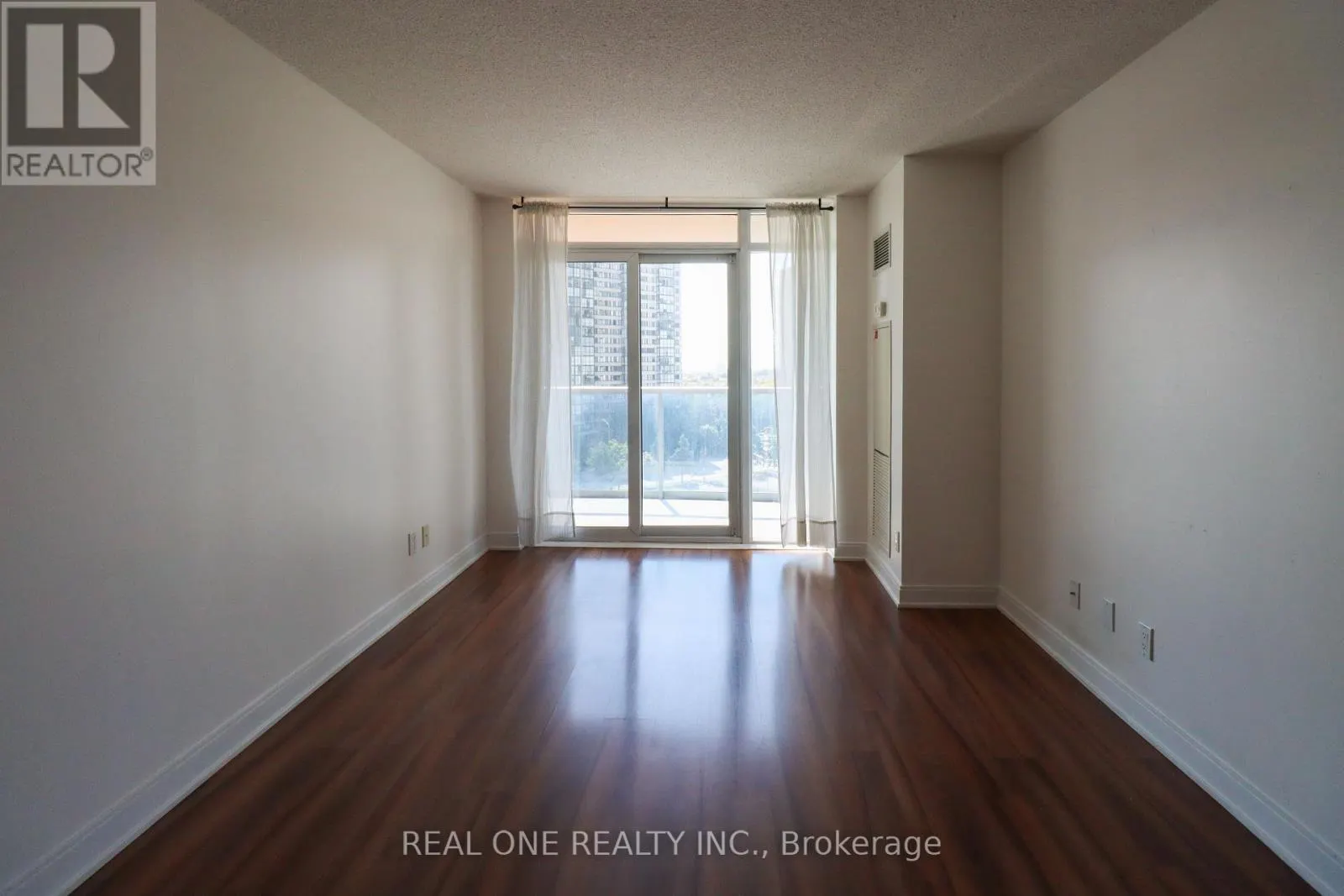 801 - 330 BURNHAMTHORPE ROAD W