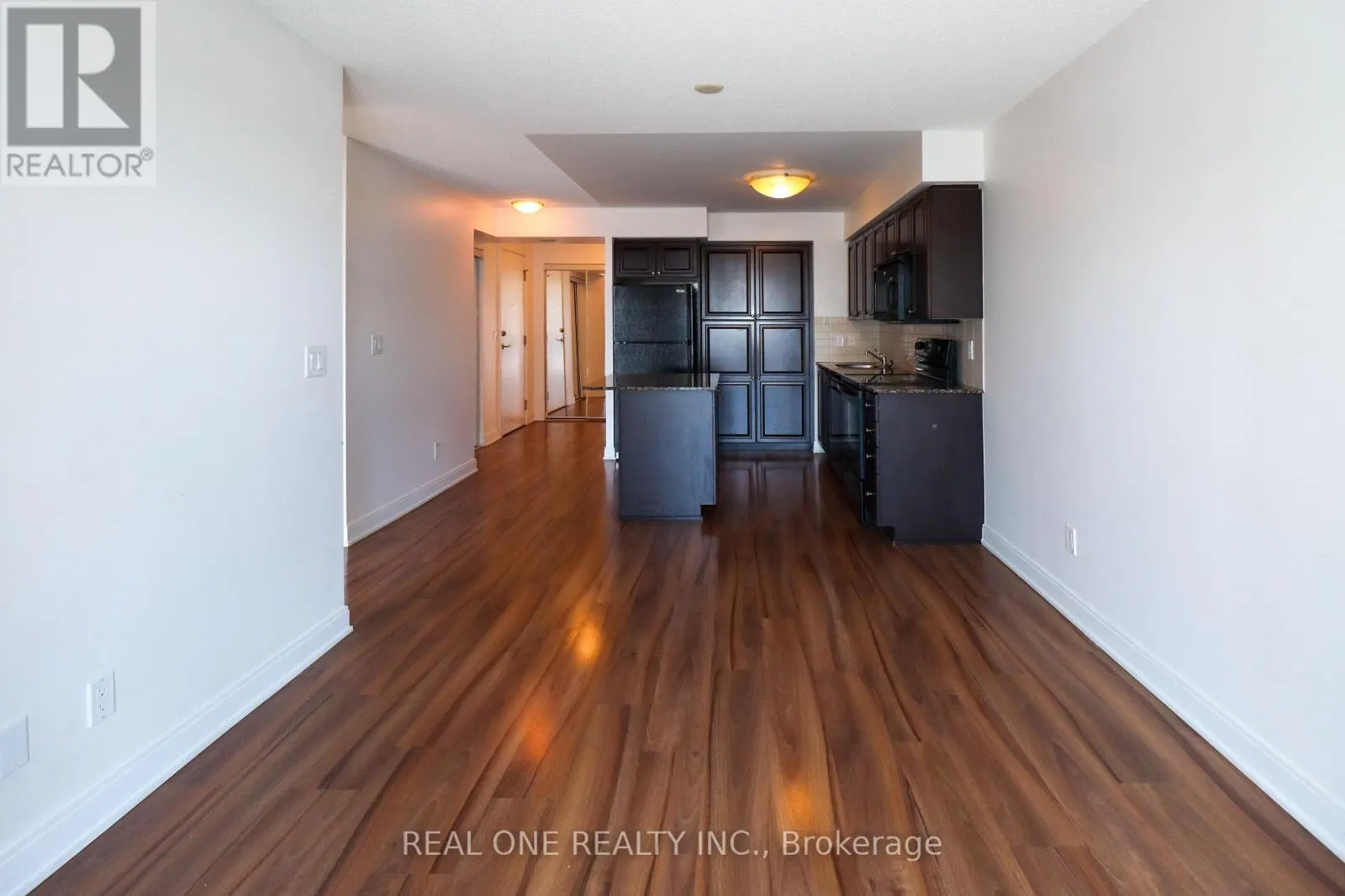 801 - 330 BURNHAMTHORPE ROAD W