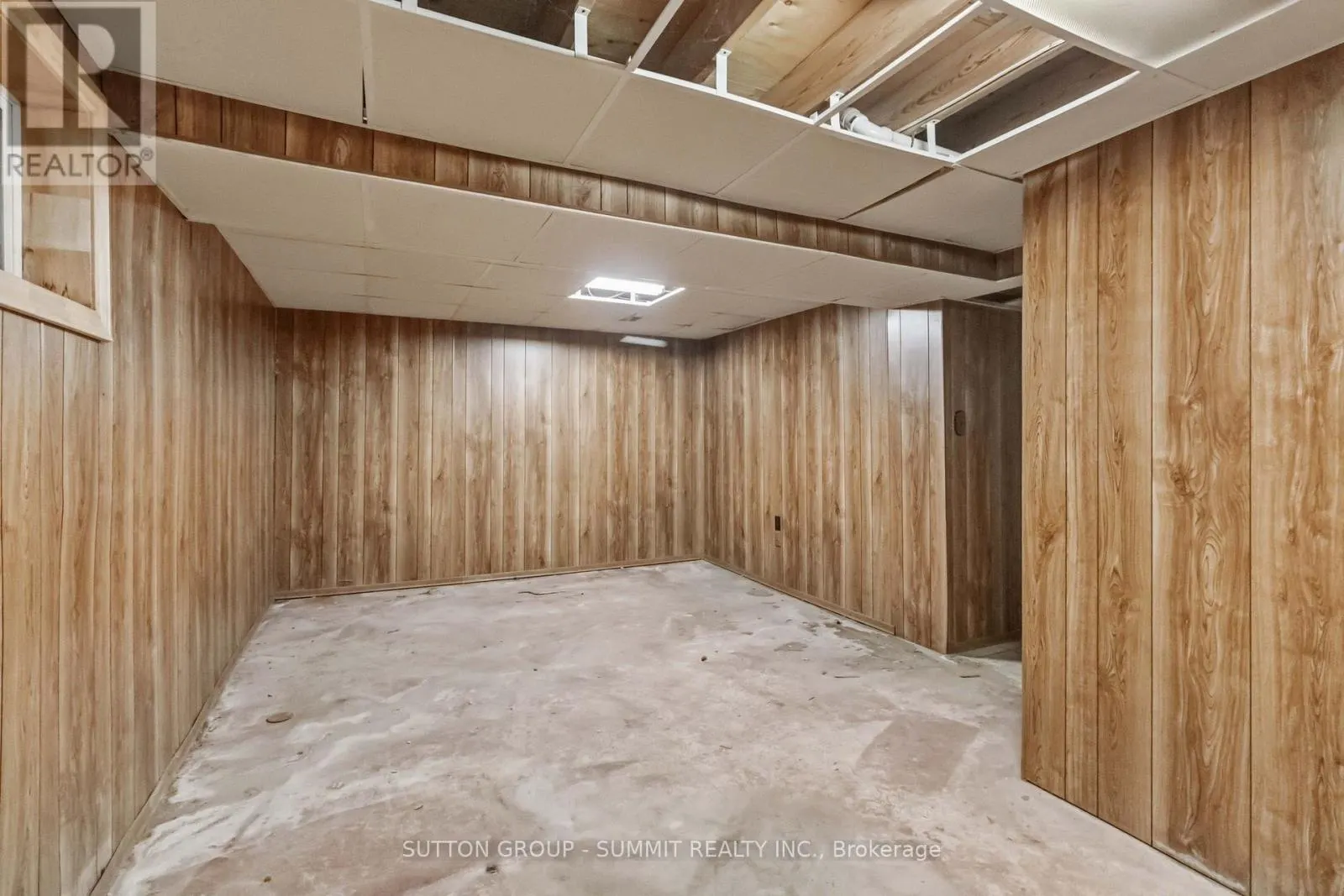 3097 AUTUMN HILL CRESCENT