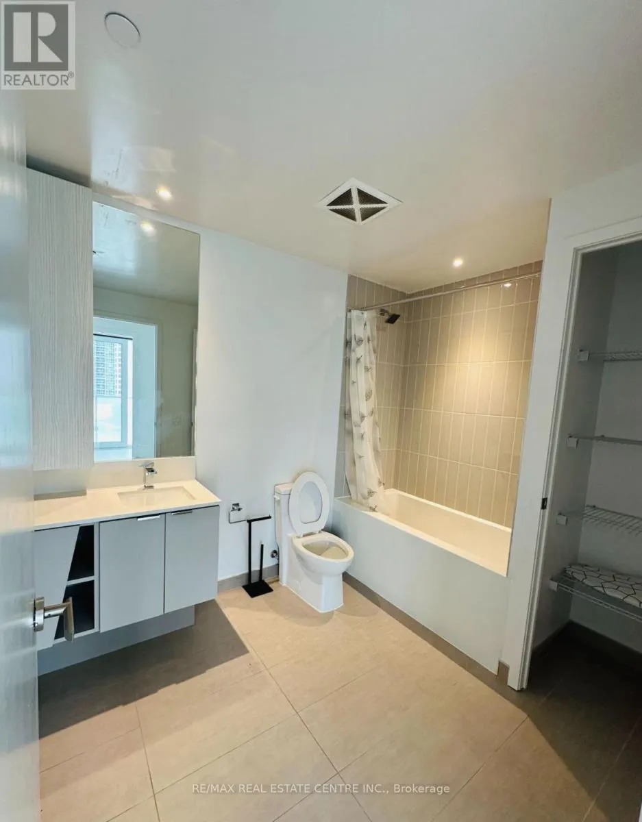 511 - 3883 QUARTZ ROAD