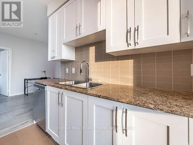2807 - 4070 CONFEDERATION PARKWAY