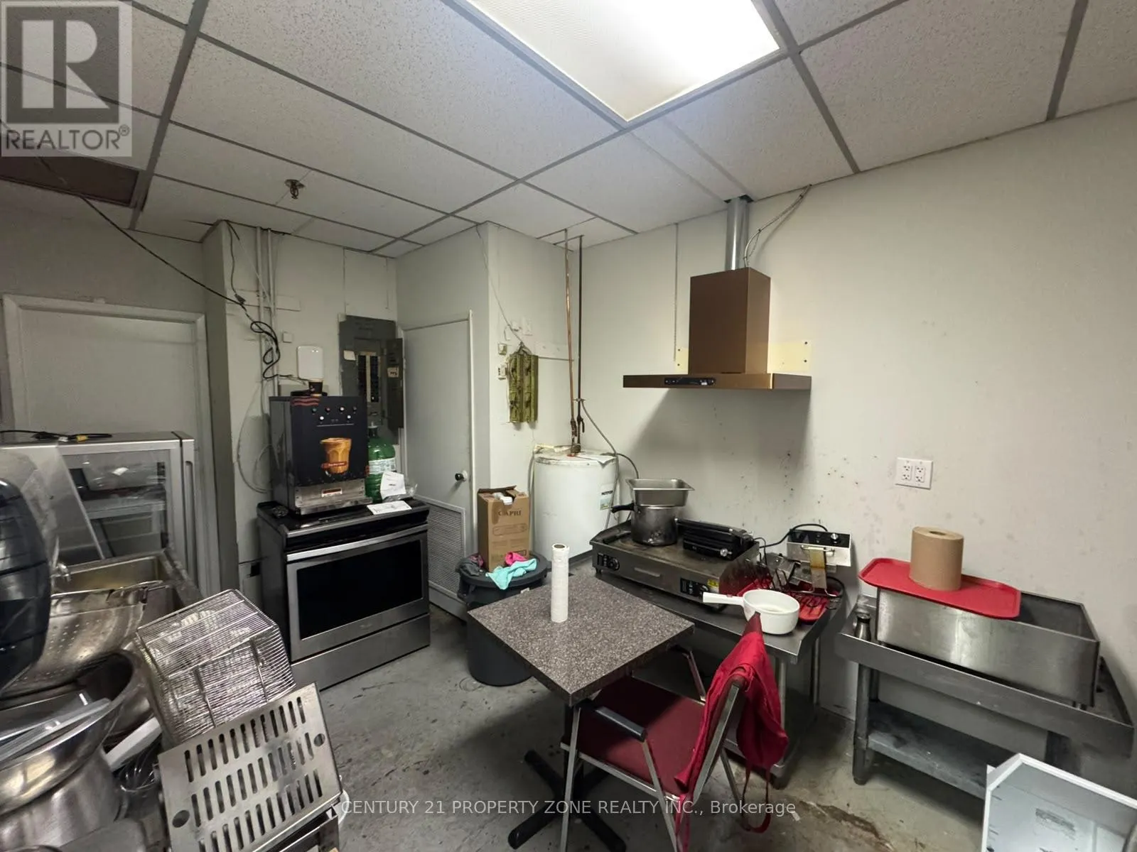 17 - 83 KENNEDY ROAD S