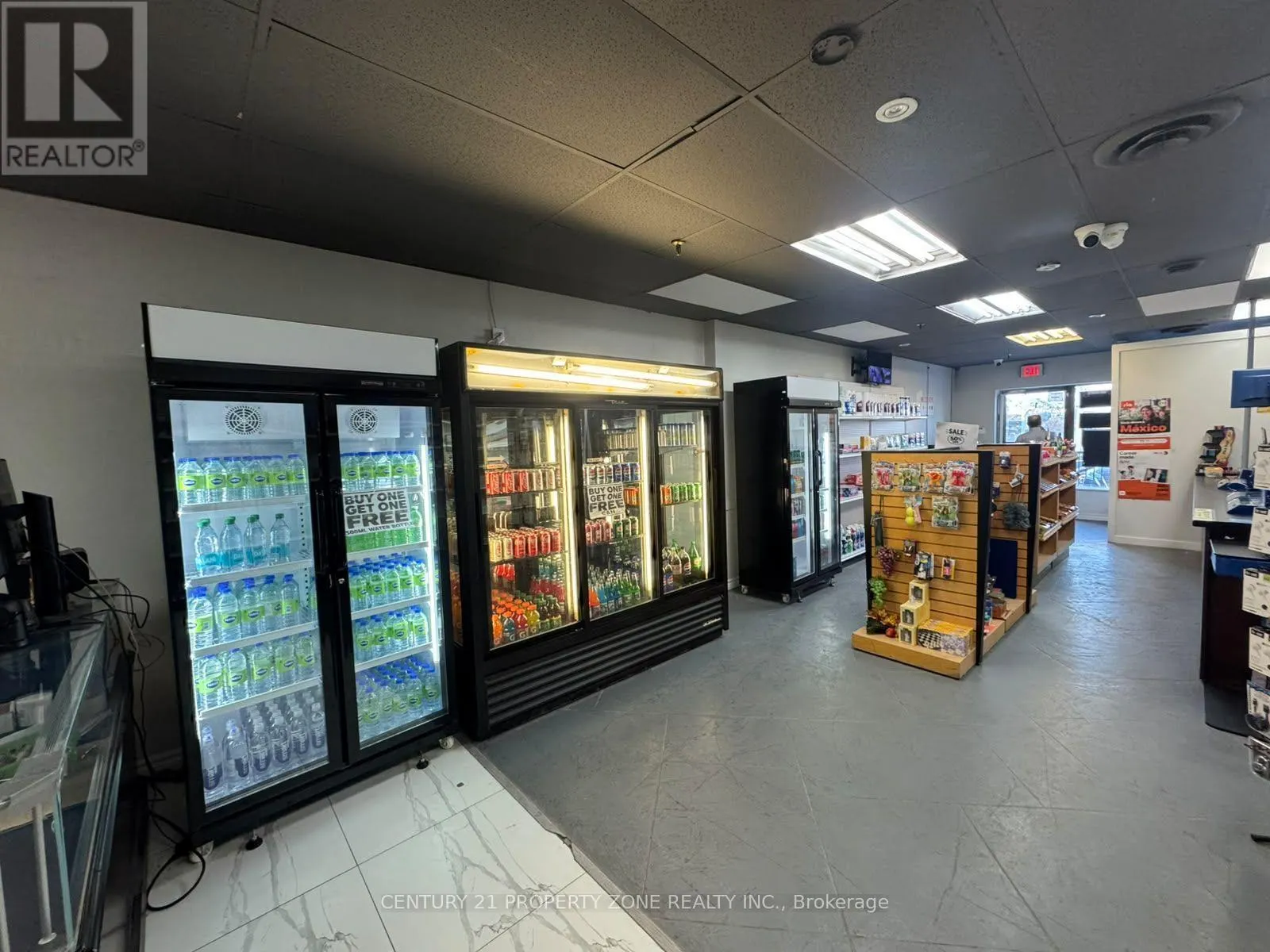 17 - 83 KENNEDY ROAD S