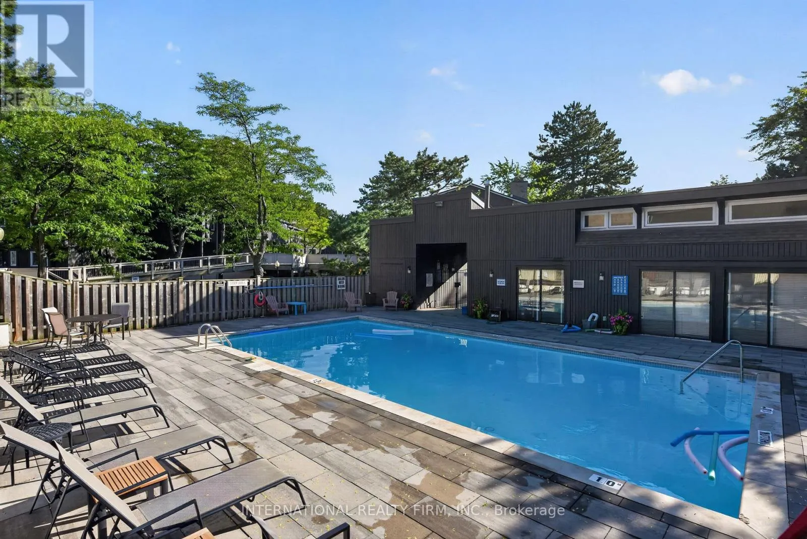 15 - 6855 GLEN ERIN DRIVE