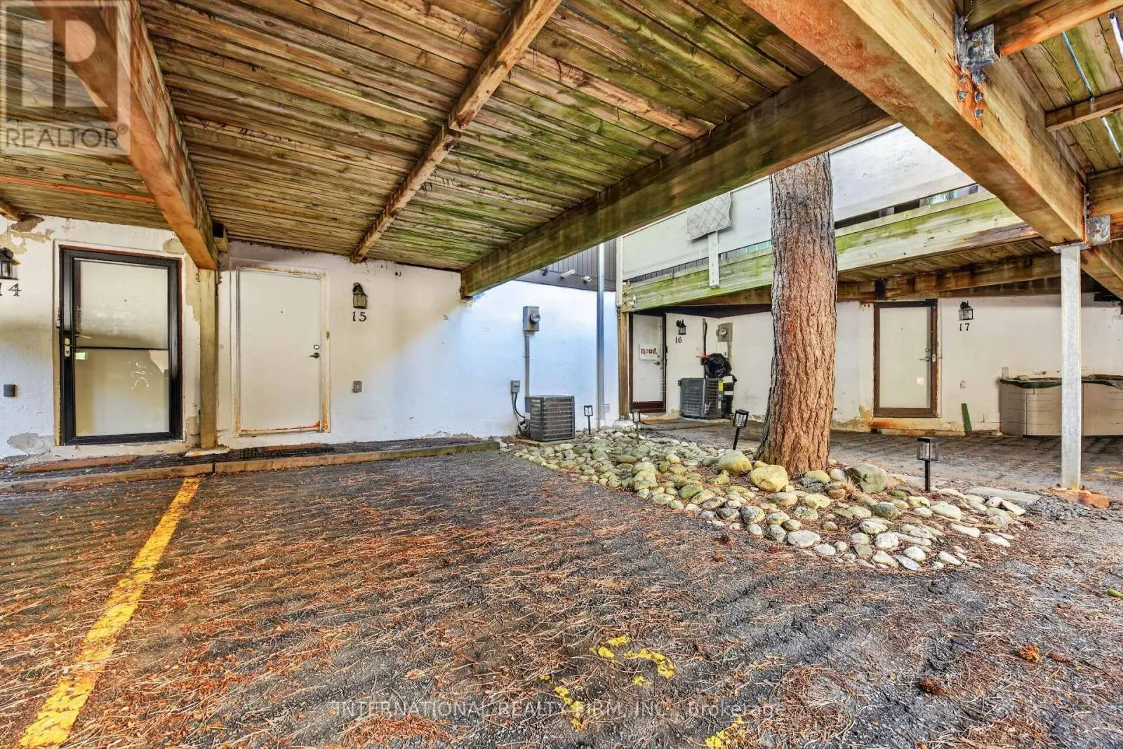 15 - 6855 GLEN ERIN DRIVE