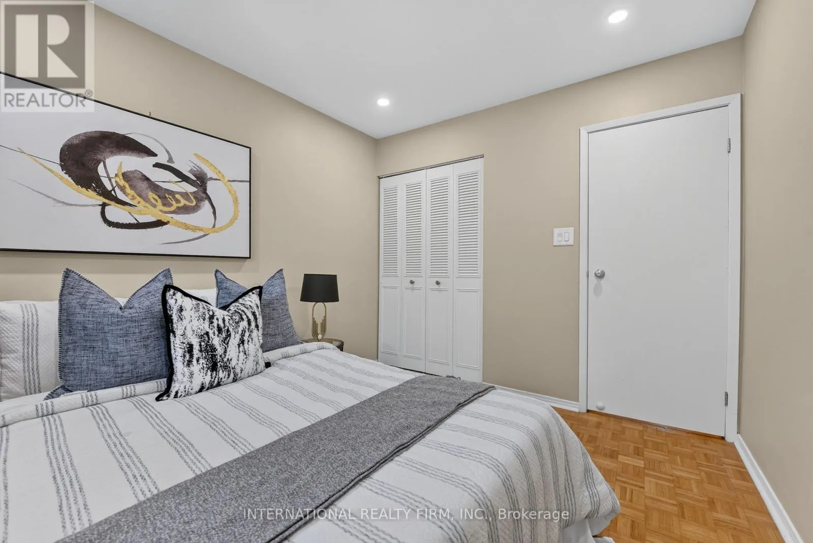 15 - 6855 GLEN ERIN DRIVE