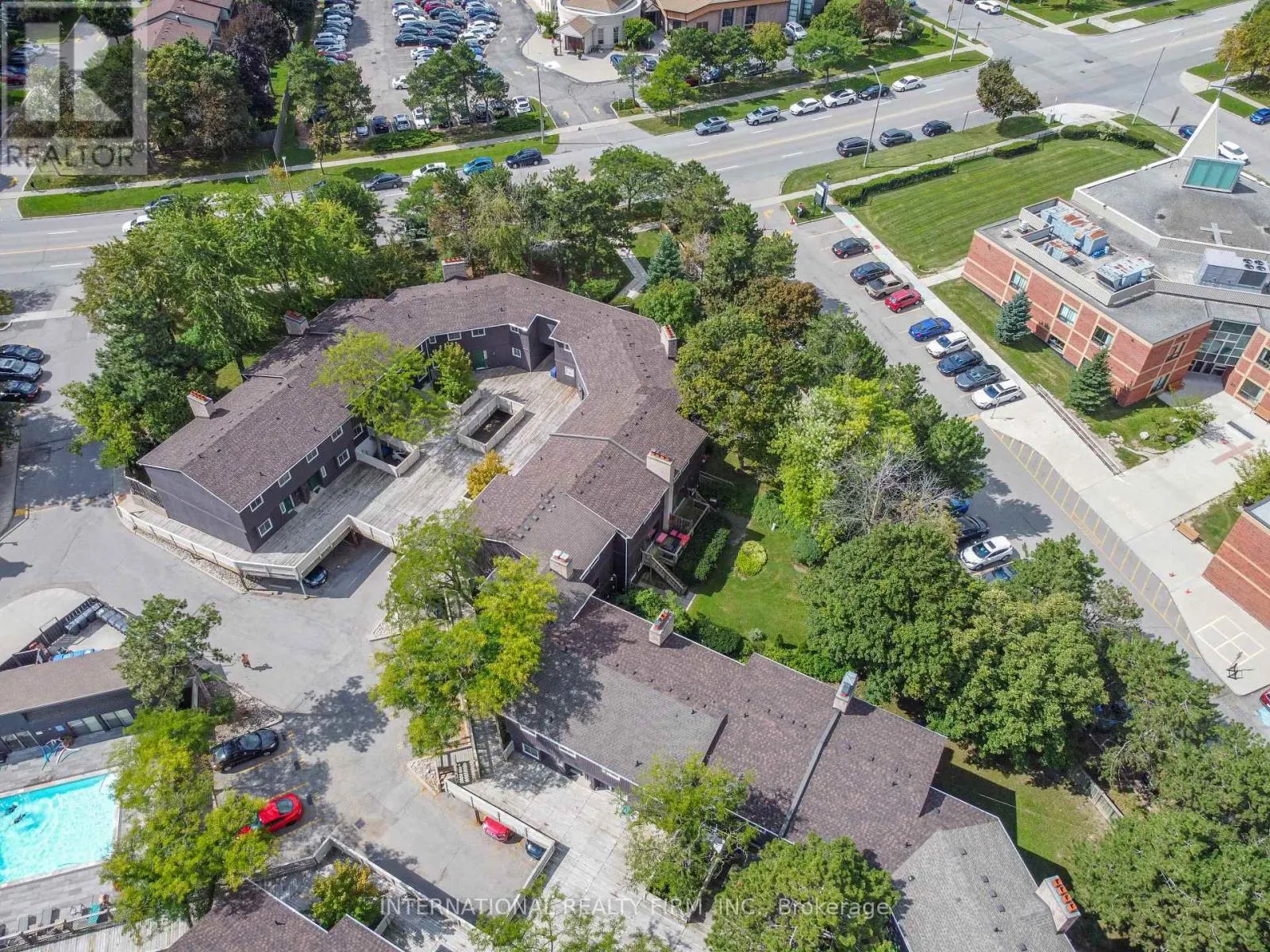 15 - 6855 GLEN ERIN DRIVE