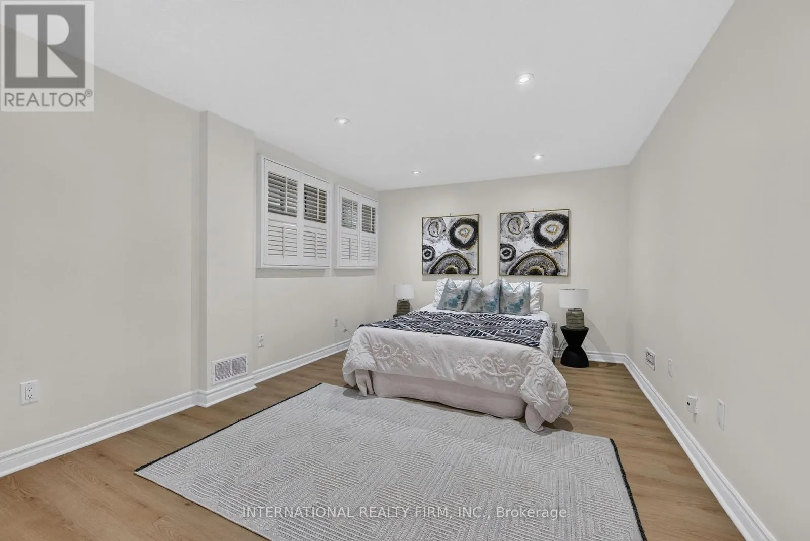 15 - 6855 GLEN ERIN DRIVE