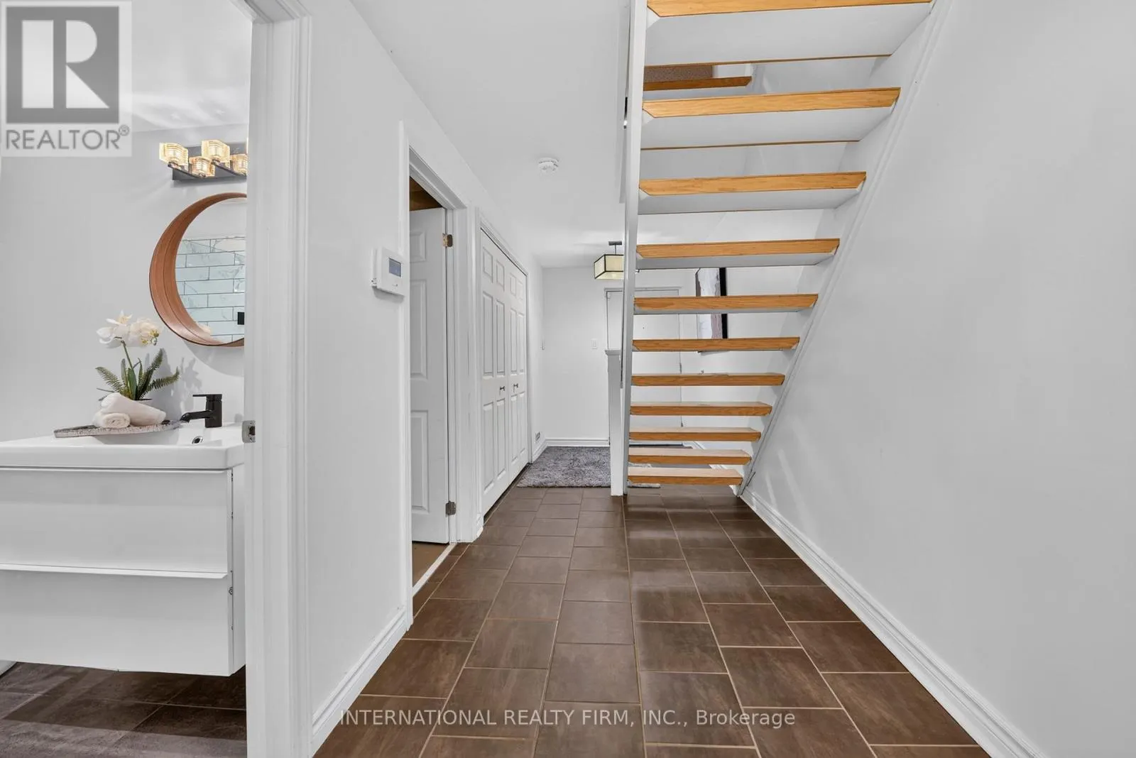 15 - 6855 GLEN ERIN DRIVE