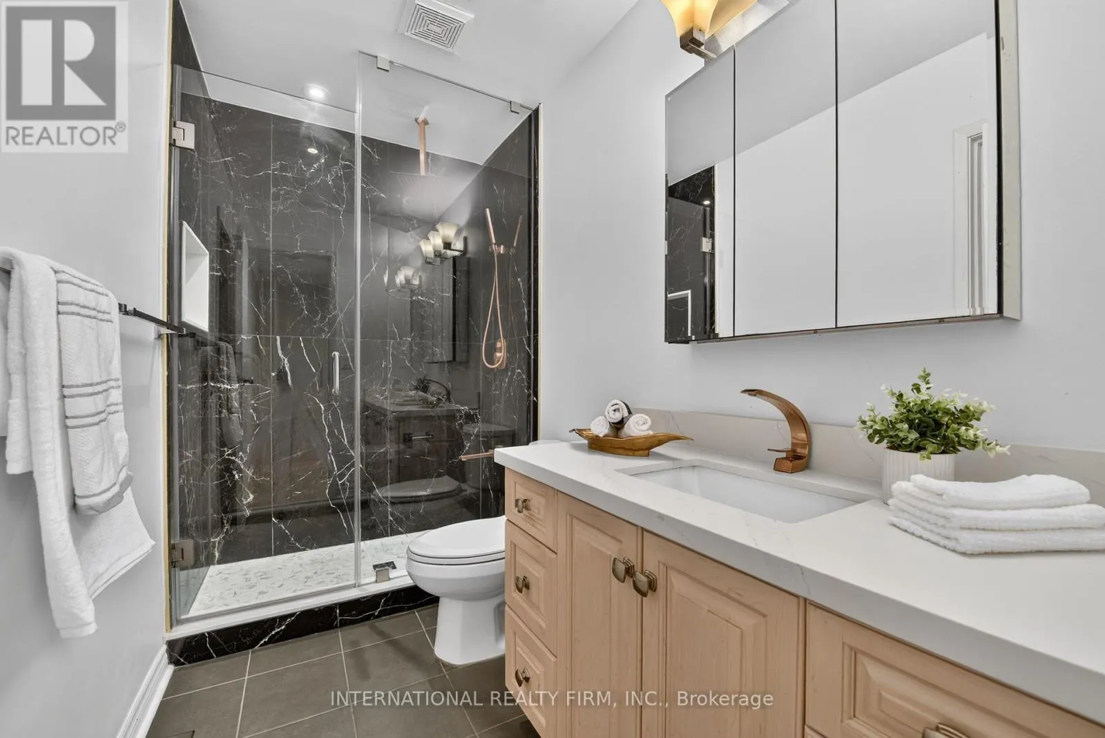 15 - 6855 GLEN ERIN DRIVE