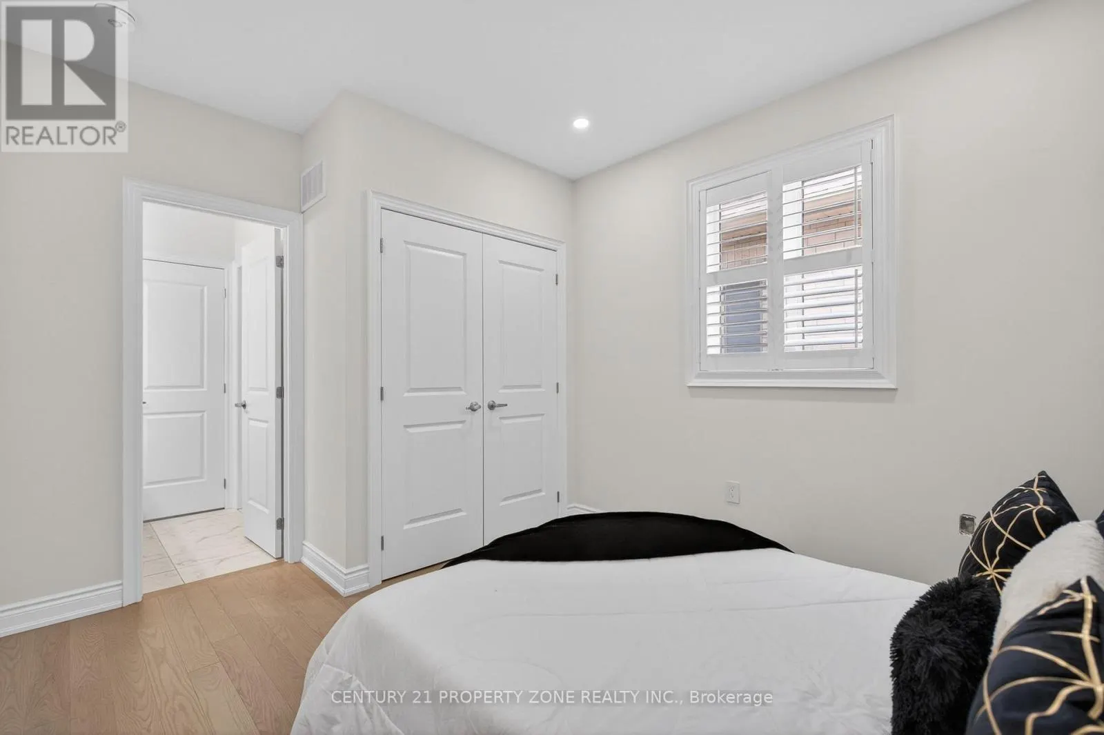 105 WALKER ROAD W