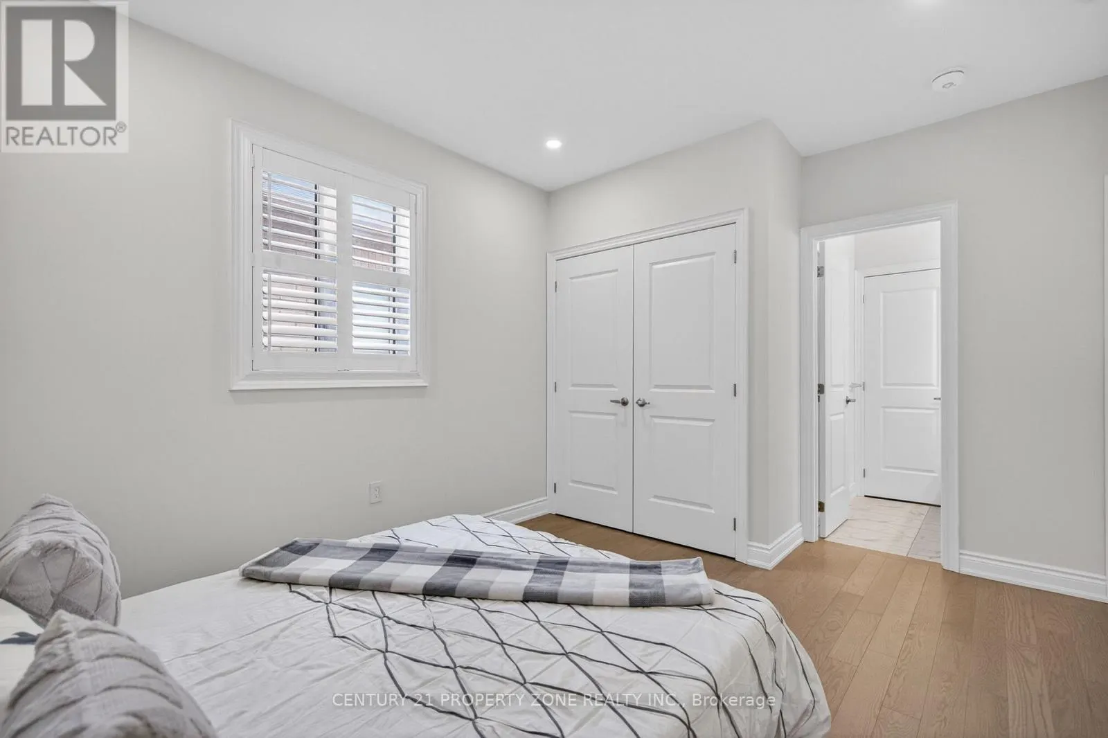 105 WALKER ROAD W