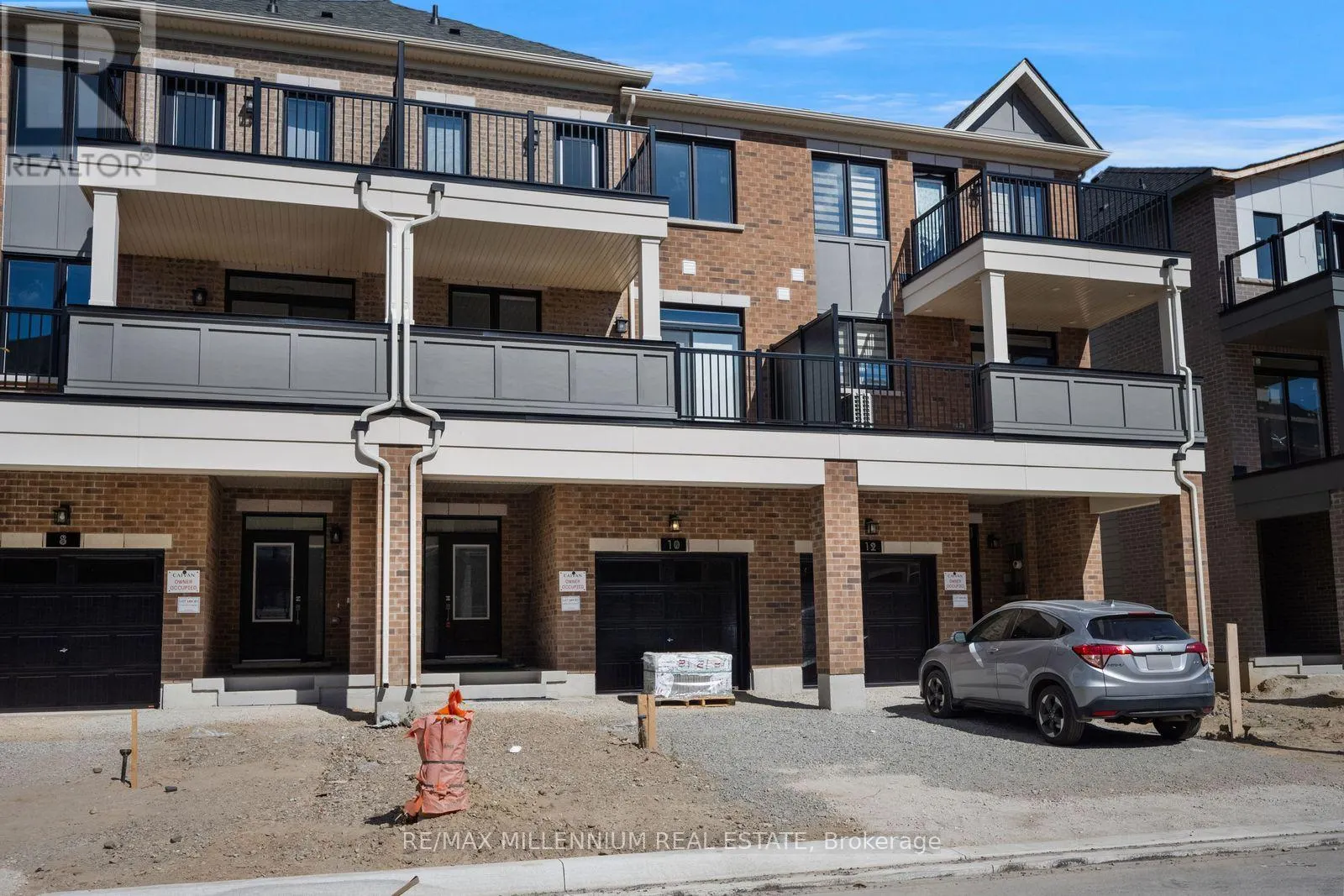 MAIN - 10 THORNBIRD CRESCENT
