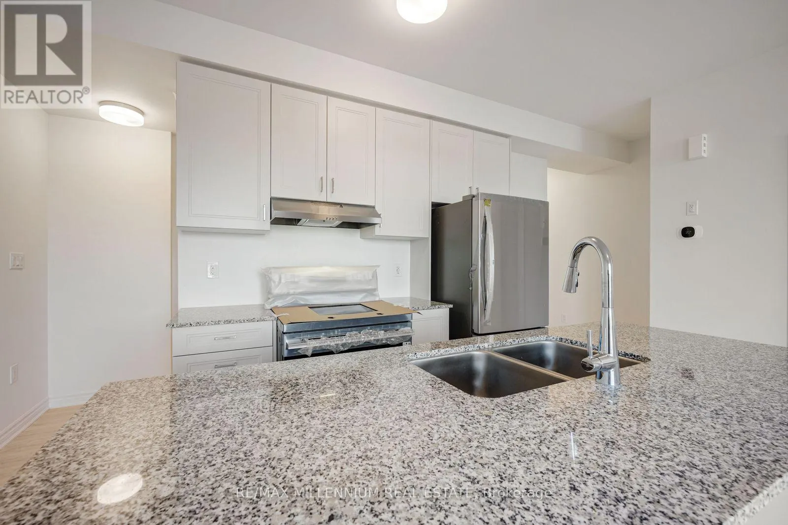 MAIN - 10 THORNBIRD CRESCENT