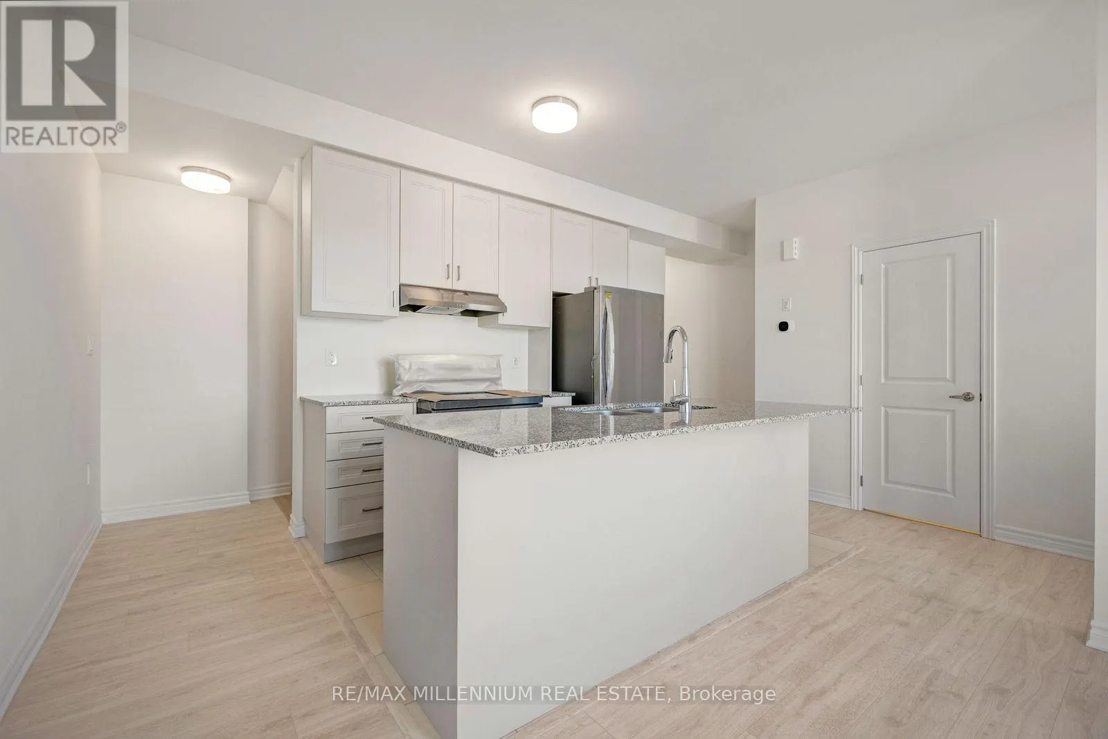 MAIN - 10 THORNBIRD CRESCENT