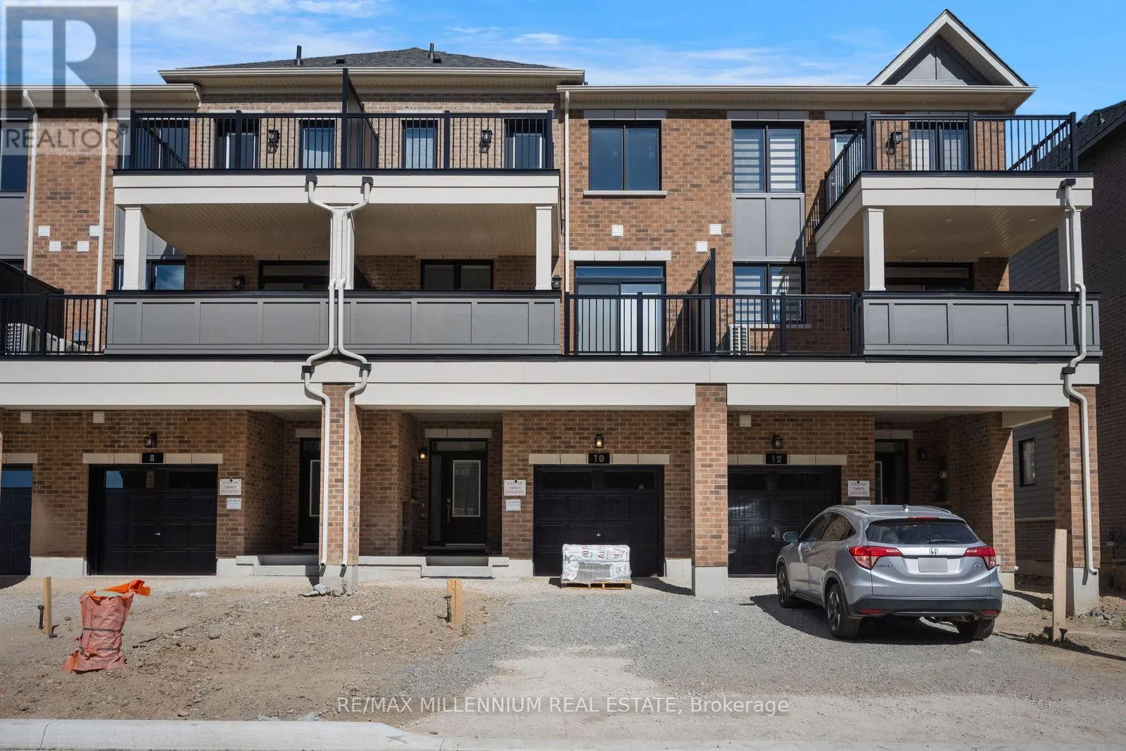 MAIN - 10 THORNBIRD CRESCENT