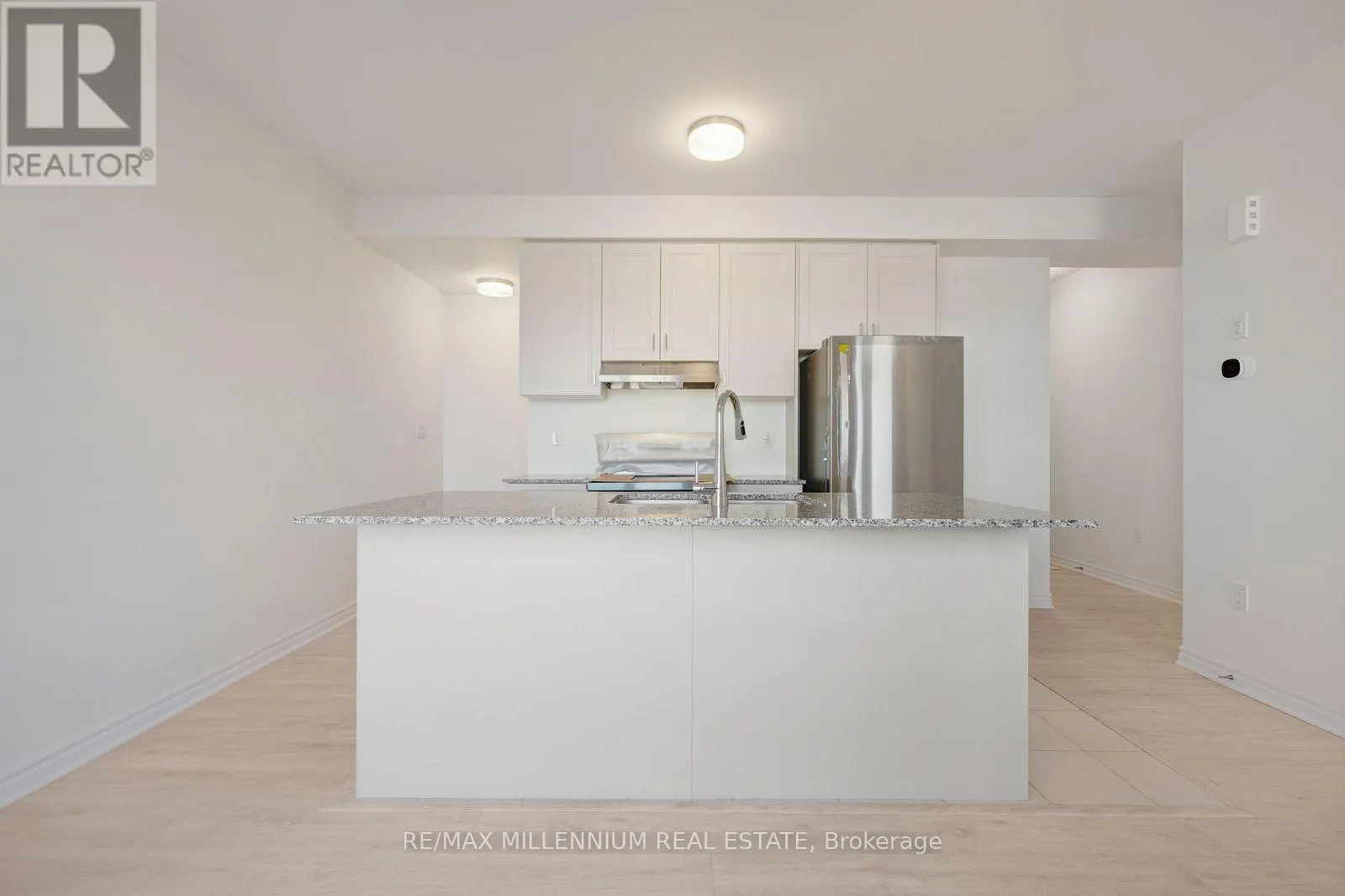 MAIN - 10 THORNBIRD CRESCENT